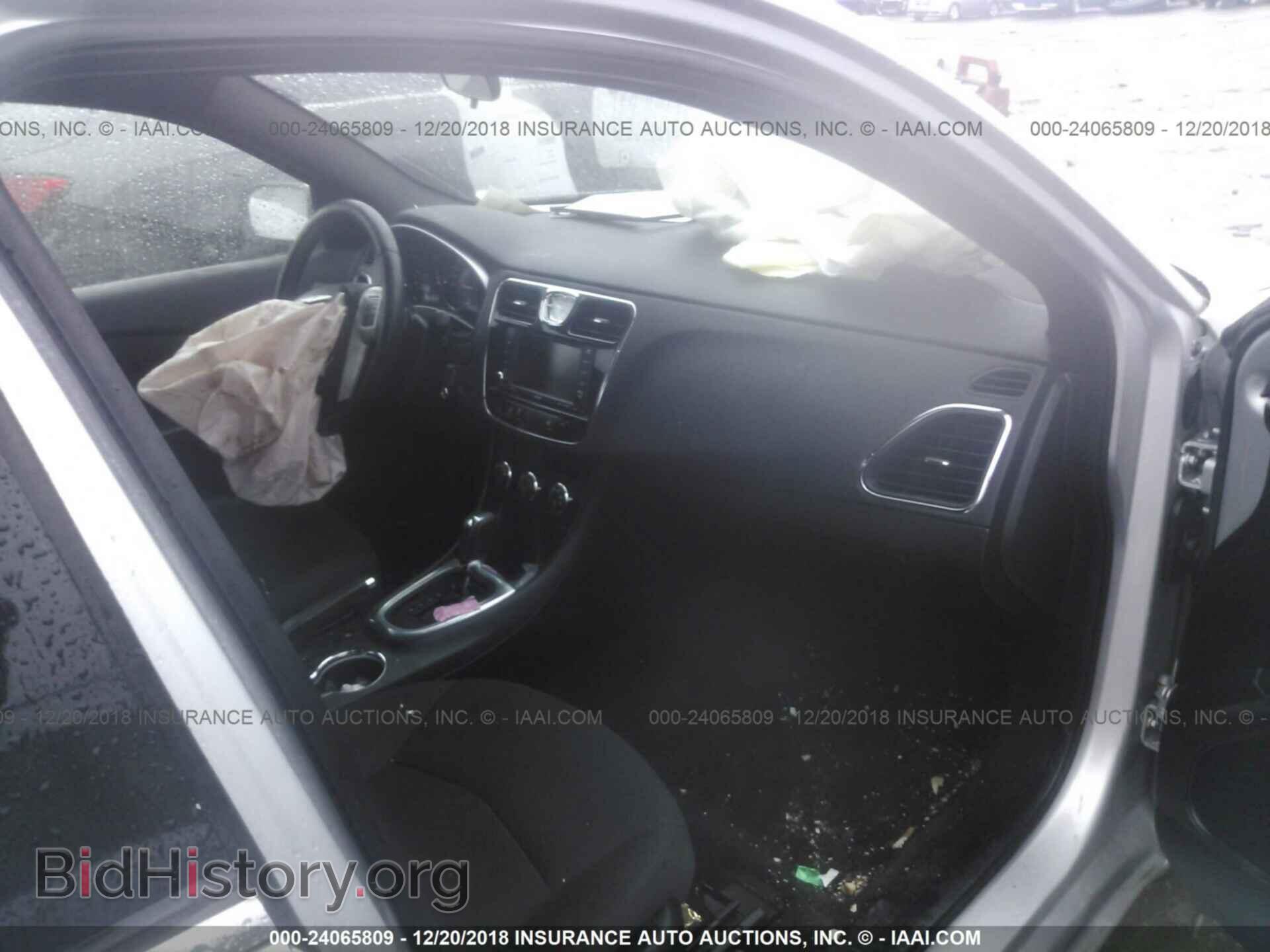 2012 CHRYSLER 200 - VIN: 1C3CCBBB8CN135740 - Фото 5