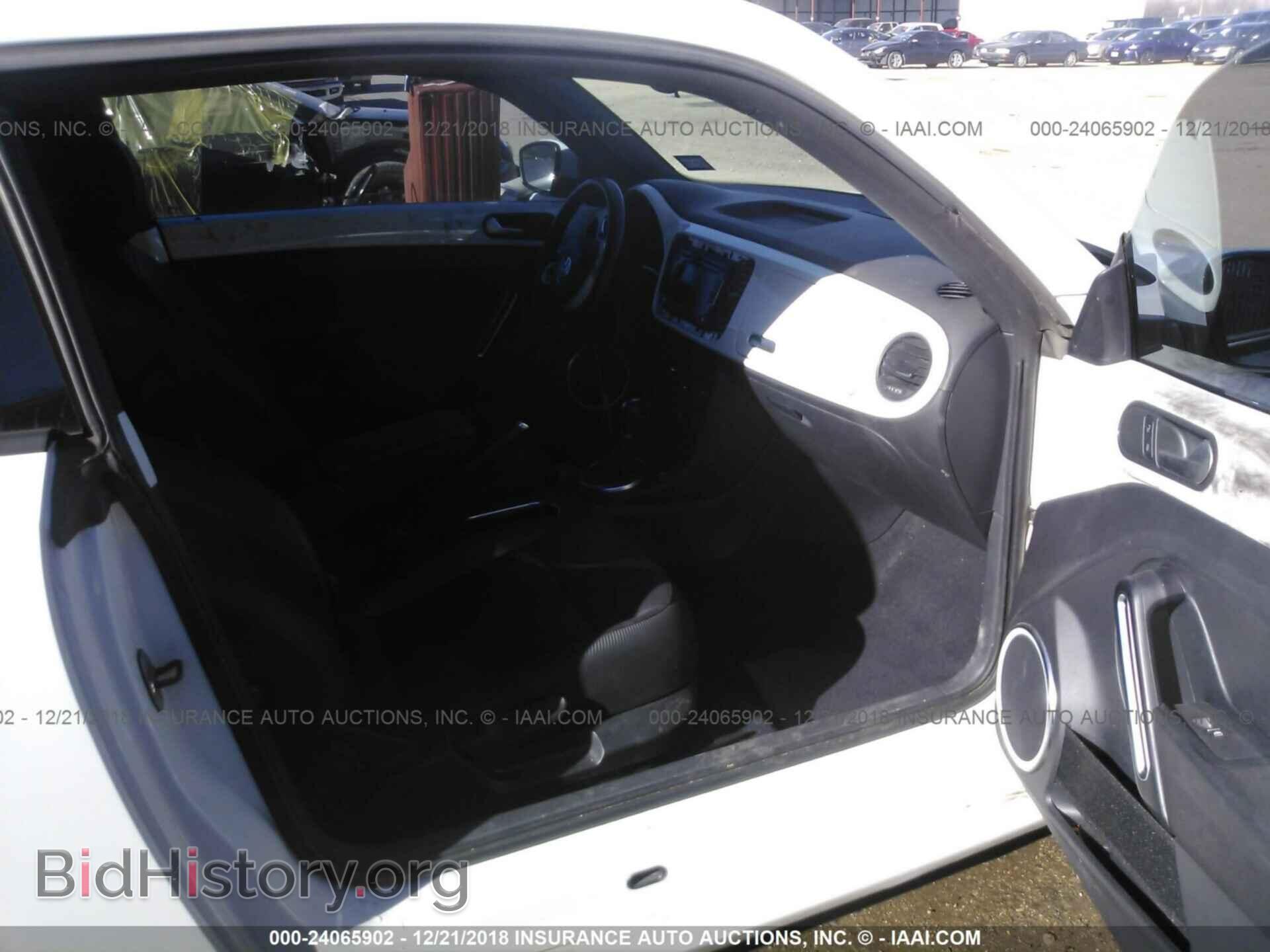 2014 VOLKSWAGEN BEETLE - VIN: 3VWJ07AT1EM656232 - Фото 5