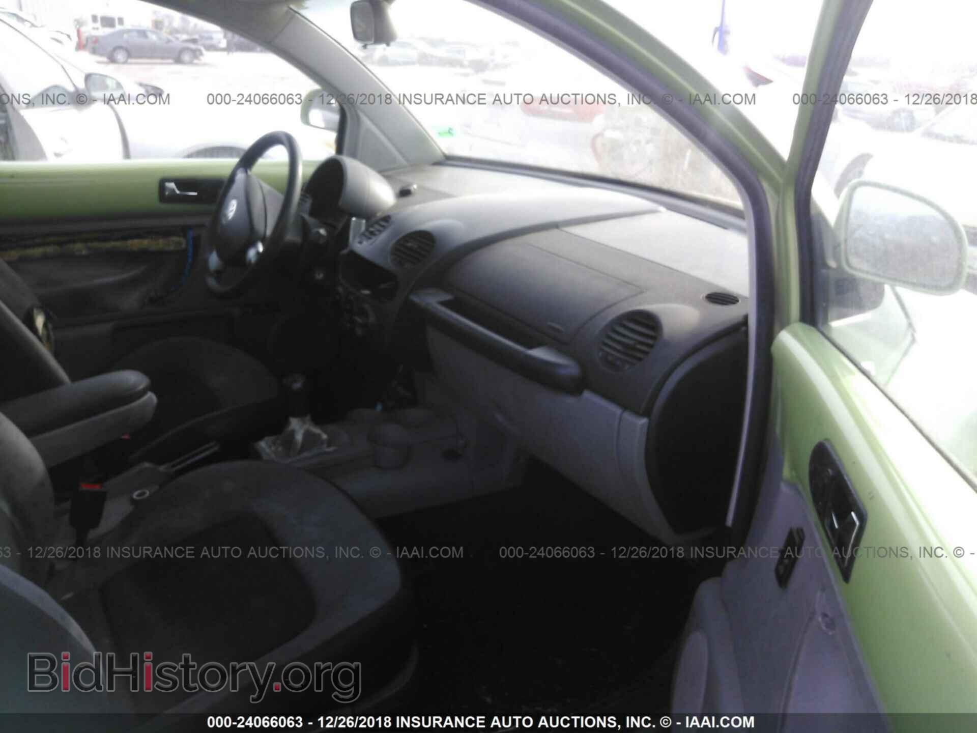 2000 VOLKSWAGEN NEW BEETLE - VIN: 3VWCC21C8YM425108 - Фото 5