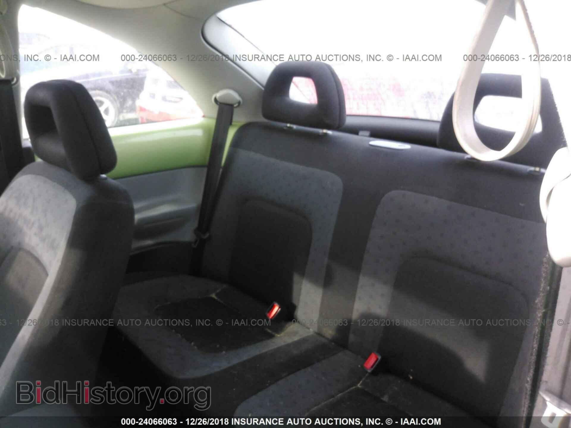 2000 VOLKSWAGEN NEW BEETLE - VIN: 3VWCC21C8YM425108 - Фото 8