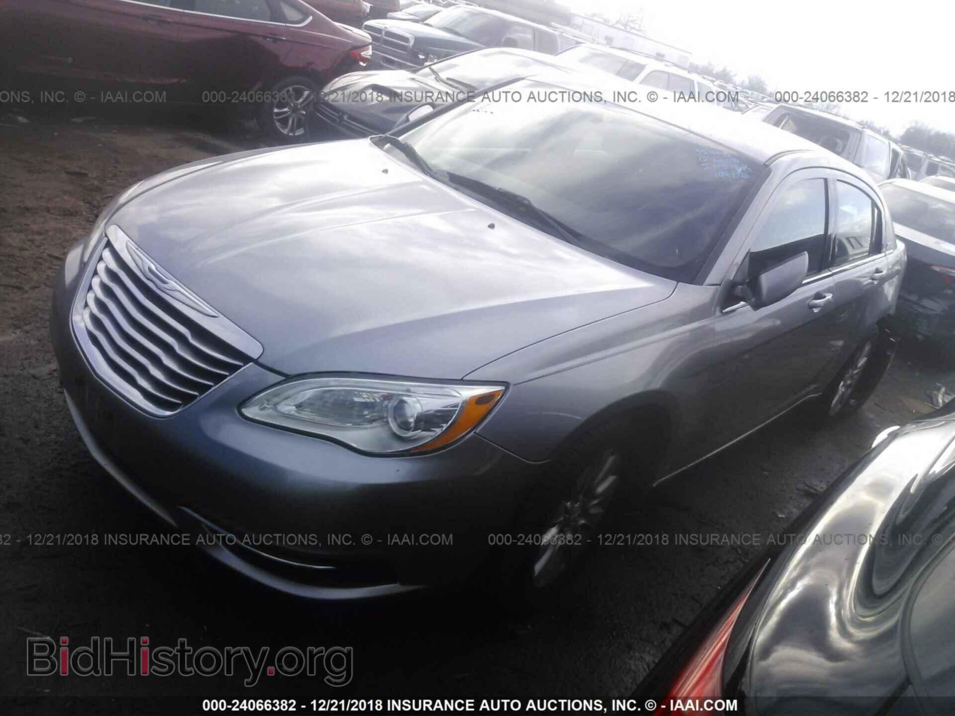 2014 CHRYSLER 200 - VIN: 1C3CCBAB5EN207739 - Фото 2