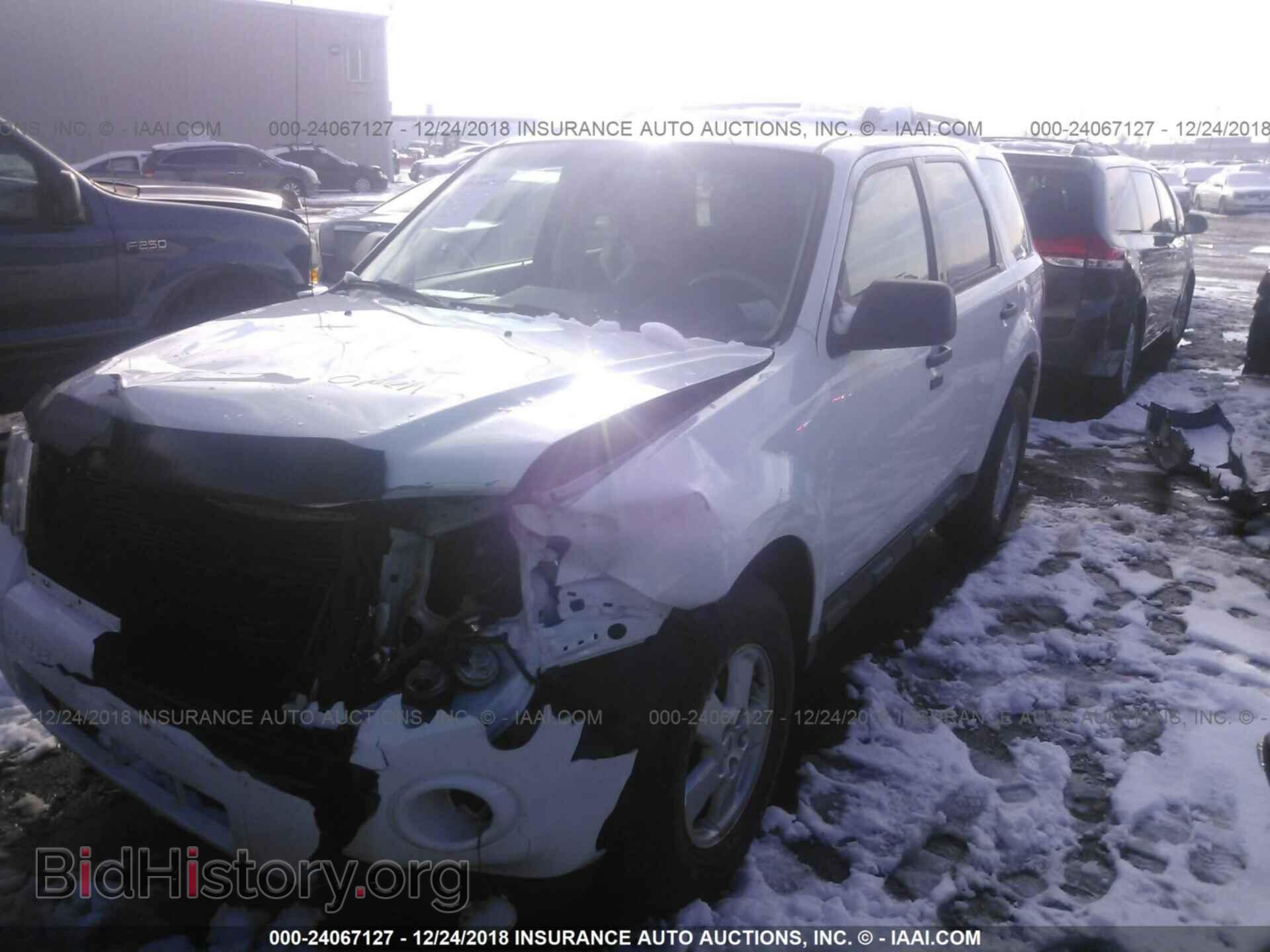 2011 FORD ESCAPE - VIN: 1FMCU9D79BKC39269 - Фото 2