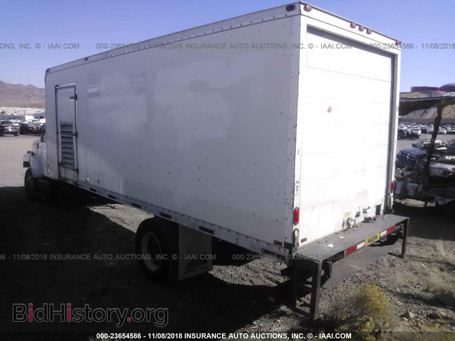 2004 GMC C7500 - VIN: 1GDJ7C1334F521156 - Photo 3
