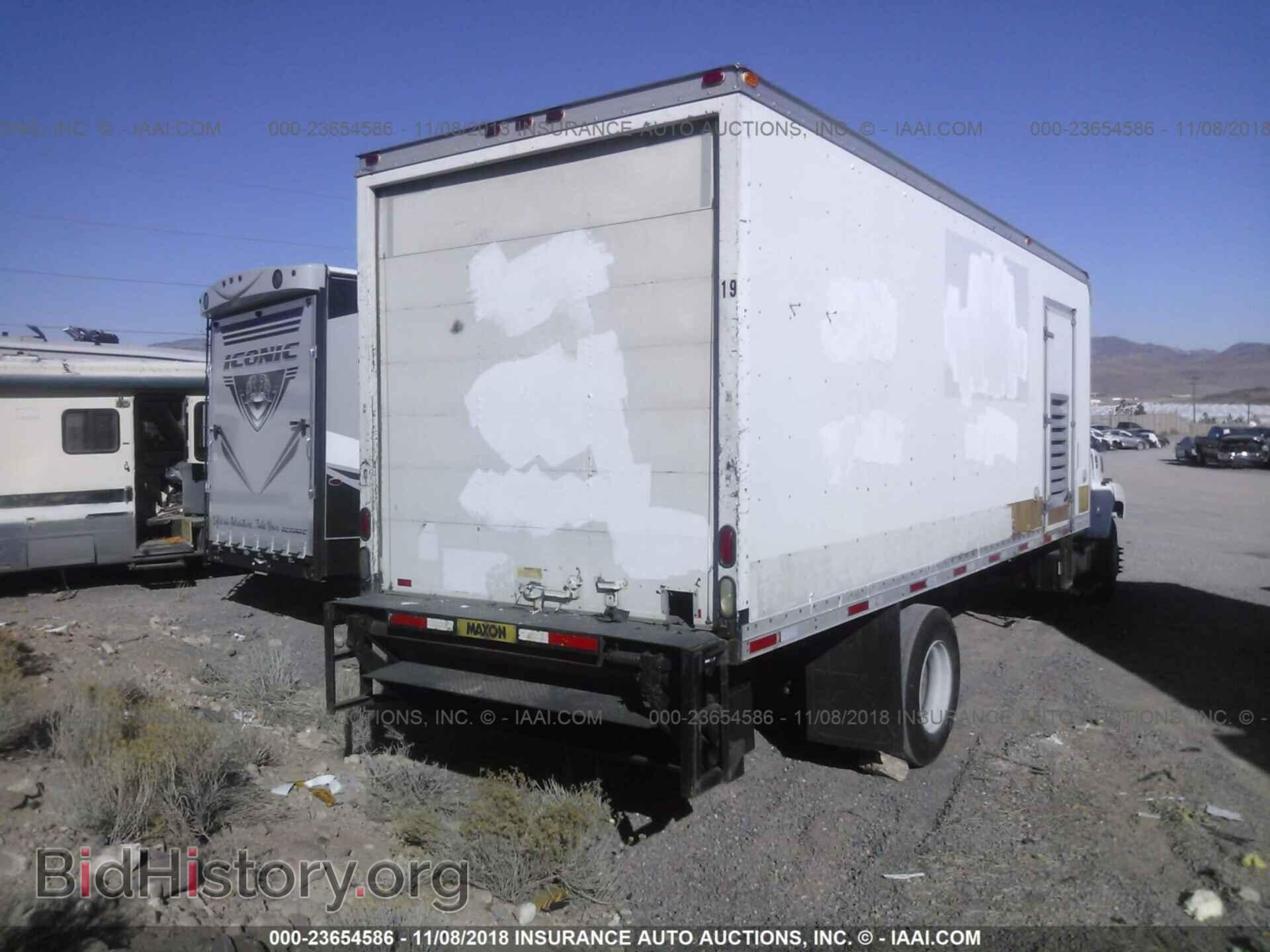 2004 GMC C7500 - VIN: 1GDJ7C1334F521156 - Photo 4