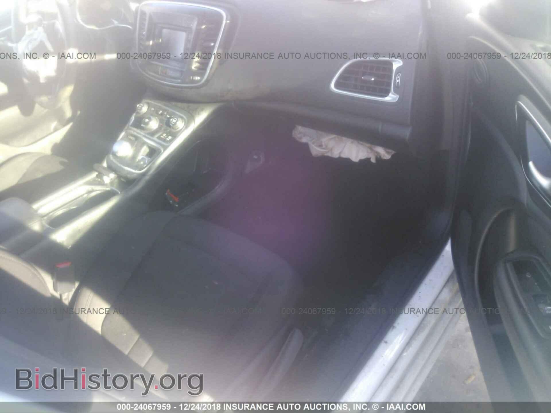 2016 CHRYSLER 200 - VIN: 1C3CCCAB0GN155557 - Фото 5