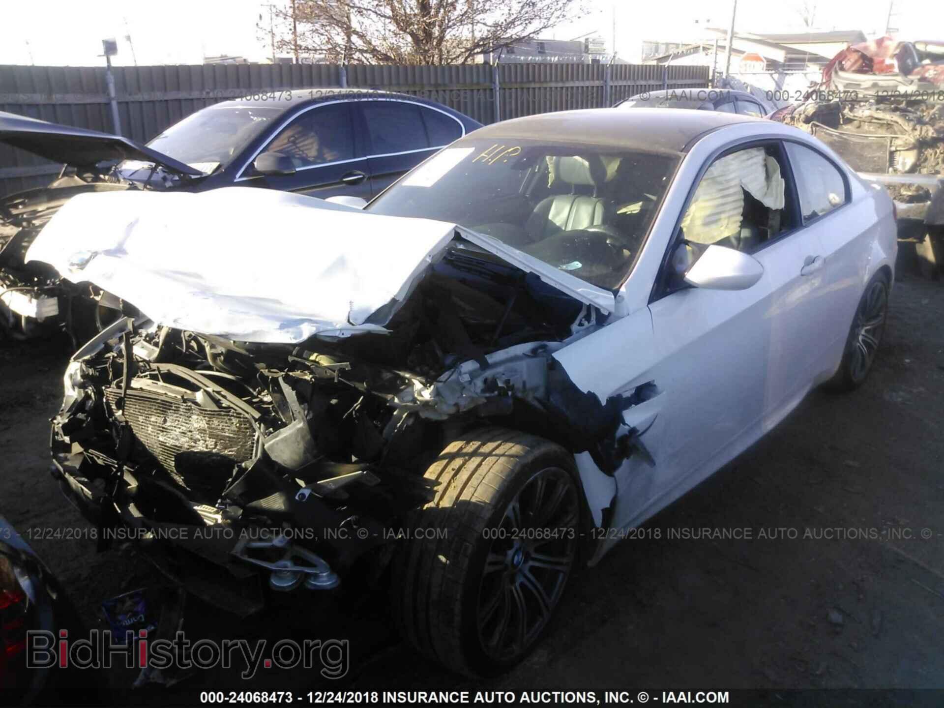 2008 BMW M3 - VIN: WBSWD93518PY40746 - Фото 2