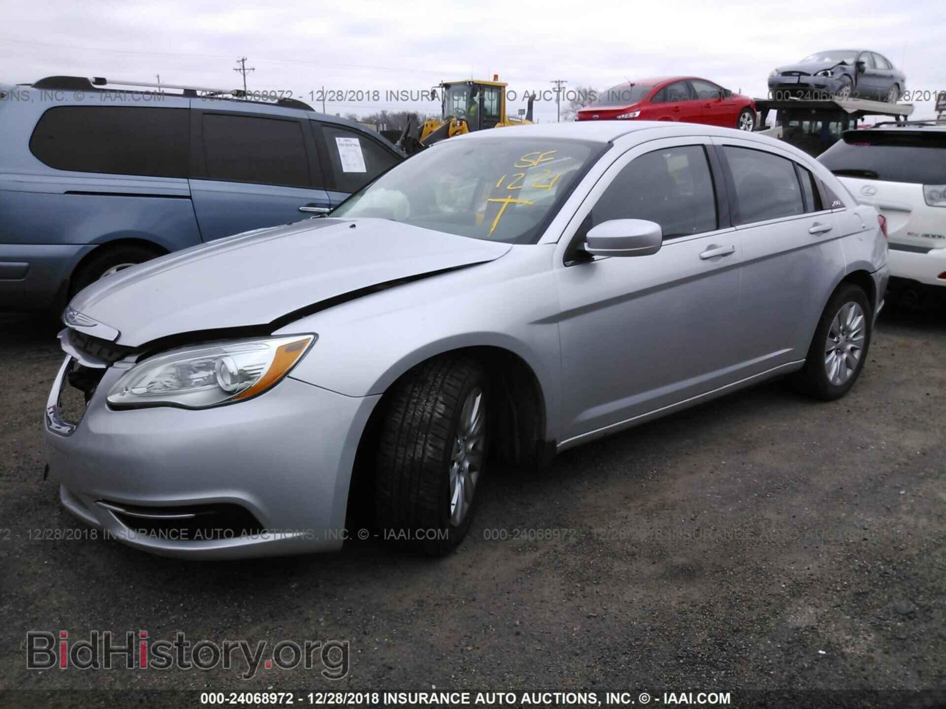 2012 CHRYSLER 200 - VIN: 1C3CCBAB4CN296068 - Фото 2