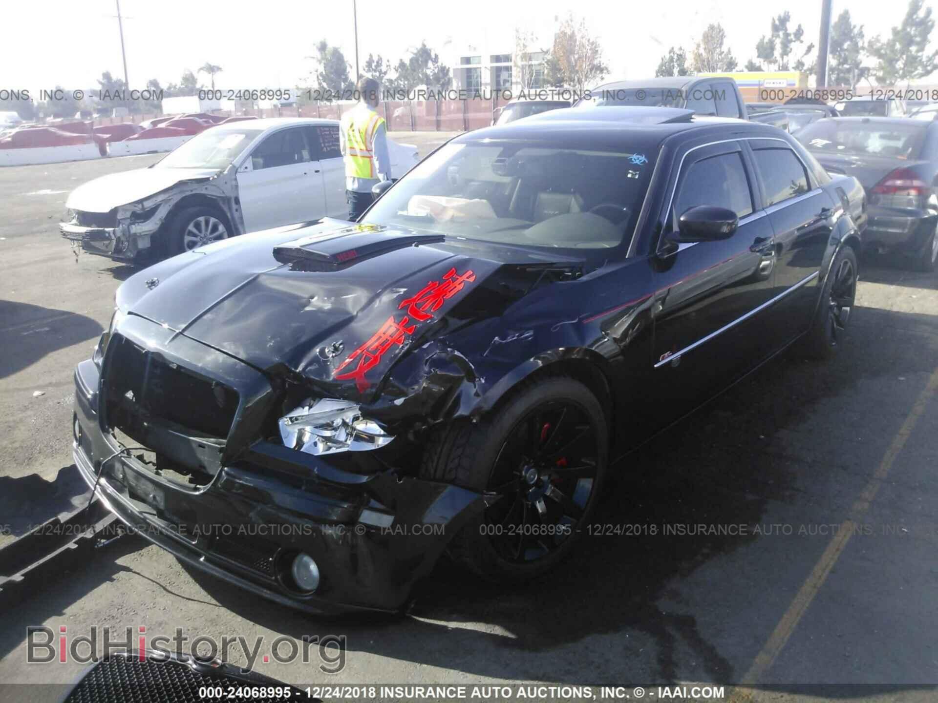 2008 CHRYSLER 300C - VIN: 2C3LA73W08H187836 - Фото 2