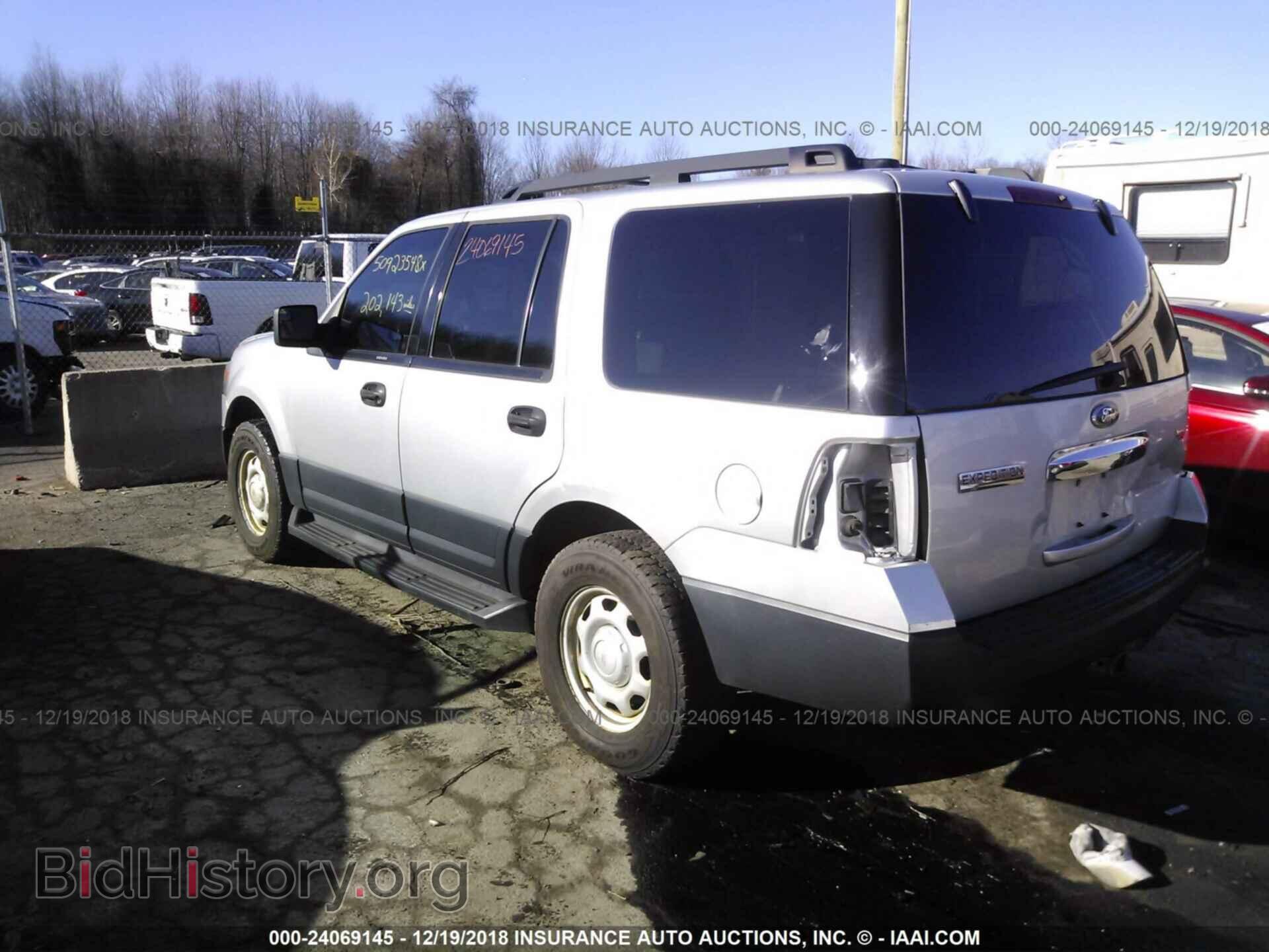 2013 Ford Expedition - VIN: 1FMJU1G58DEF47733 - Фото 3