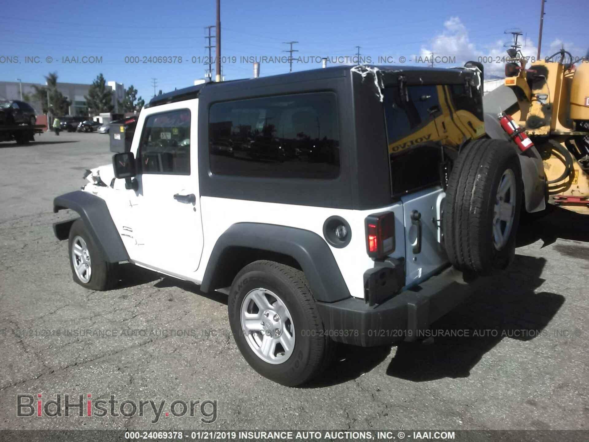 2016 Jeep Wrangler - VIN: 1C4AJWAGXGL190608 - Фото 3