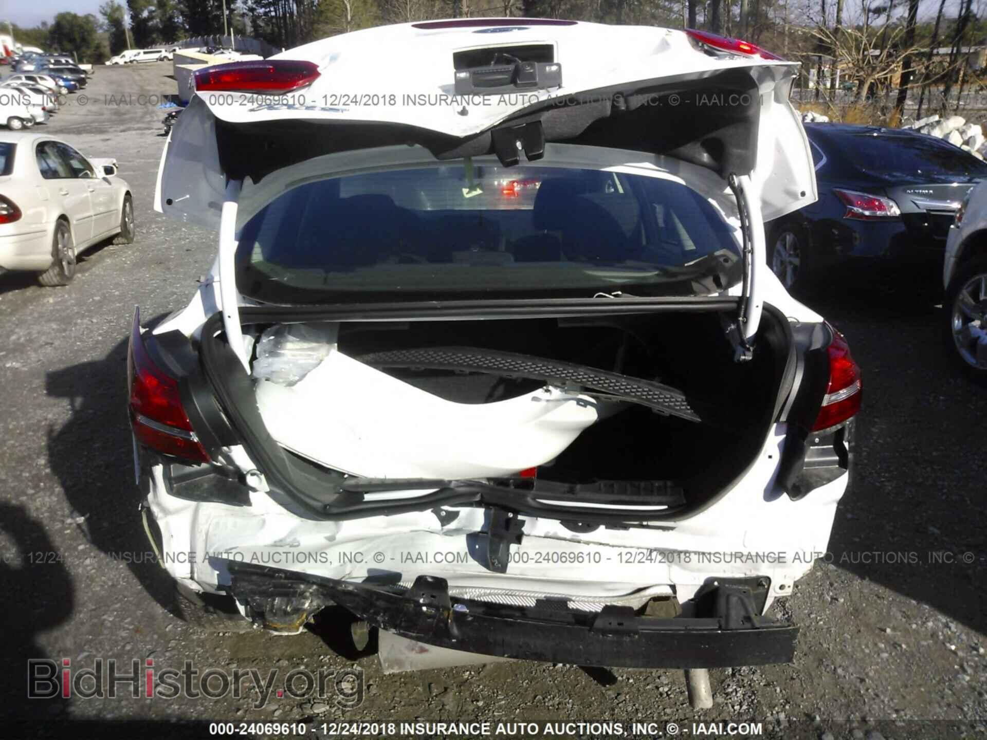 2017 Ford Focus - VIN: 1FADP3F2XHL215926 - Photo 6