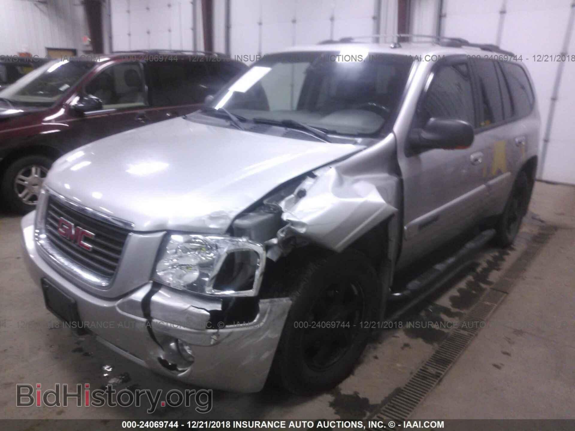 2004 GMC ENVOY - VIN: 1GKDT13S142427875 - Photo 2