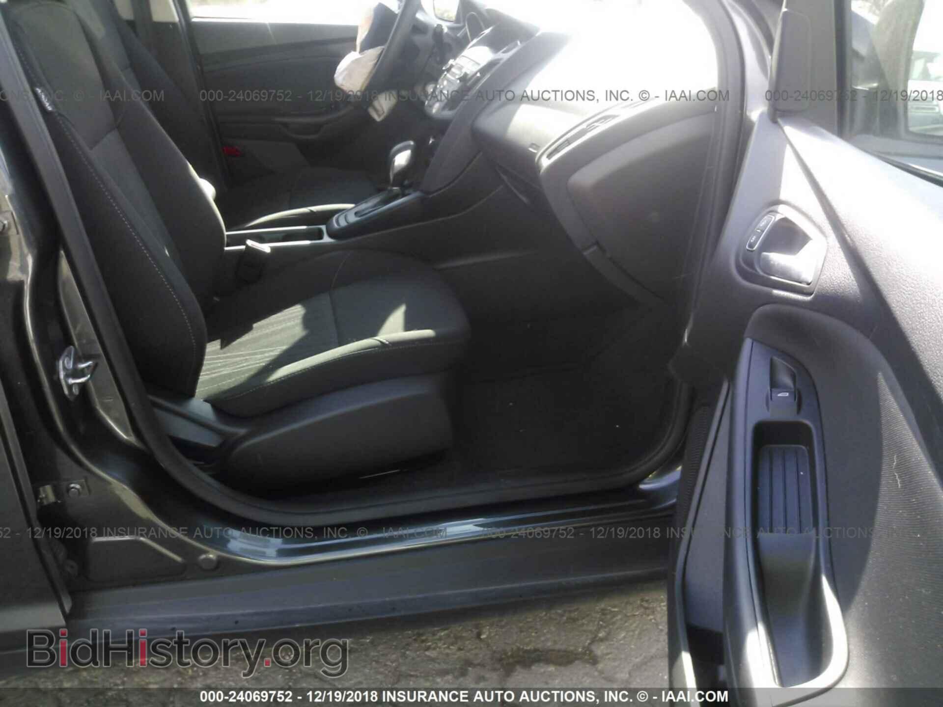 2018 Ford Focus - VIN: 1FADP3F29JL288520 - Photo 5