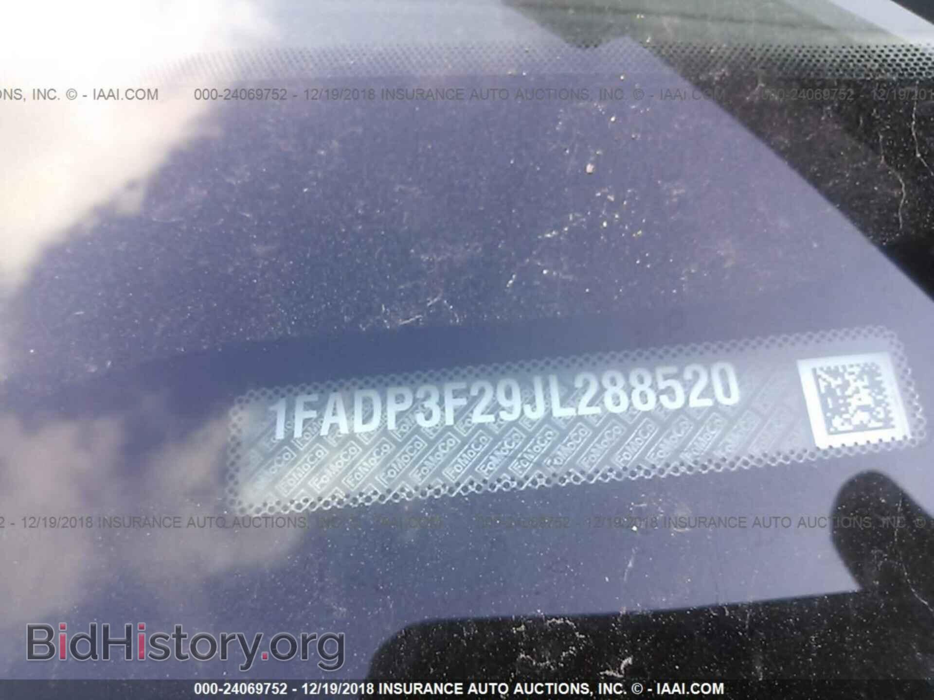 2018 Ford Focus - VIN: 1FADP3F29JL288520 - Photo 9