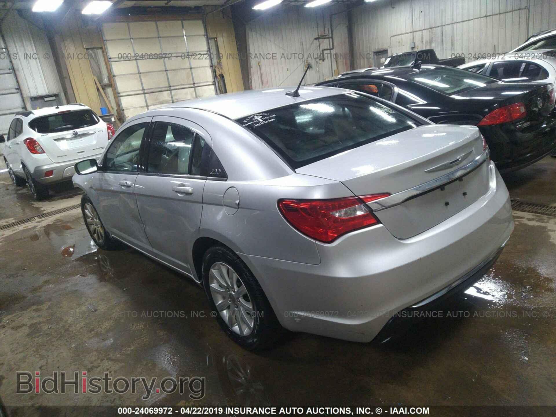 2011 CHRYSLER 200 - VIN: 1C3BC1FB5BN565952 - Фото 3