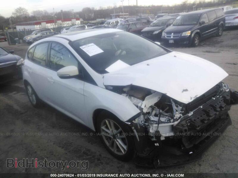 2016 Ford FOCUS (VIN 1FADP3K24GL276564) — photo 1 of 10, IAAI, damage: right front