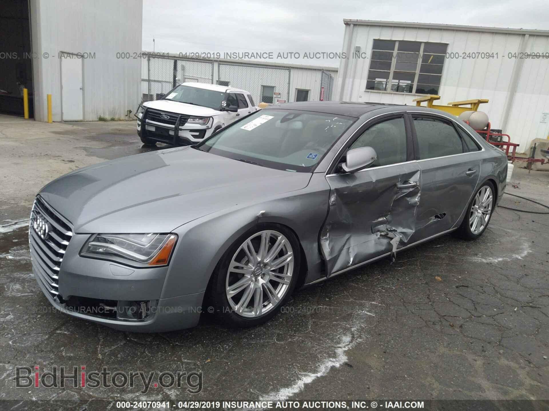 2011 AUDI A8 - VIN: WAURVAFD1BN013836 - Фото 2