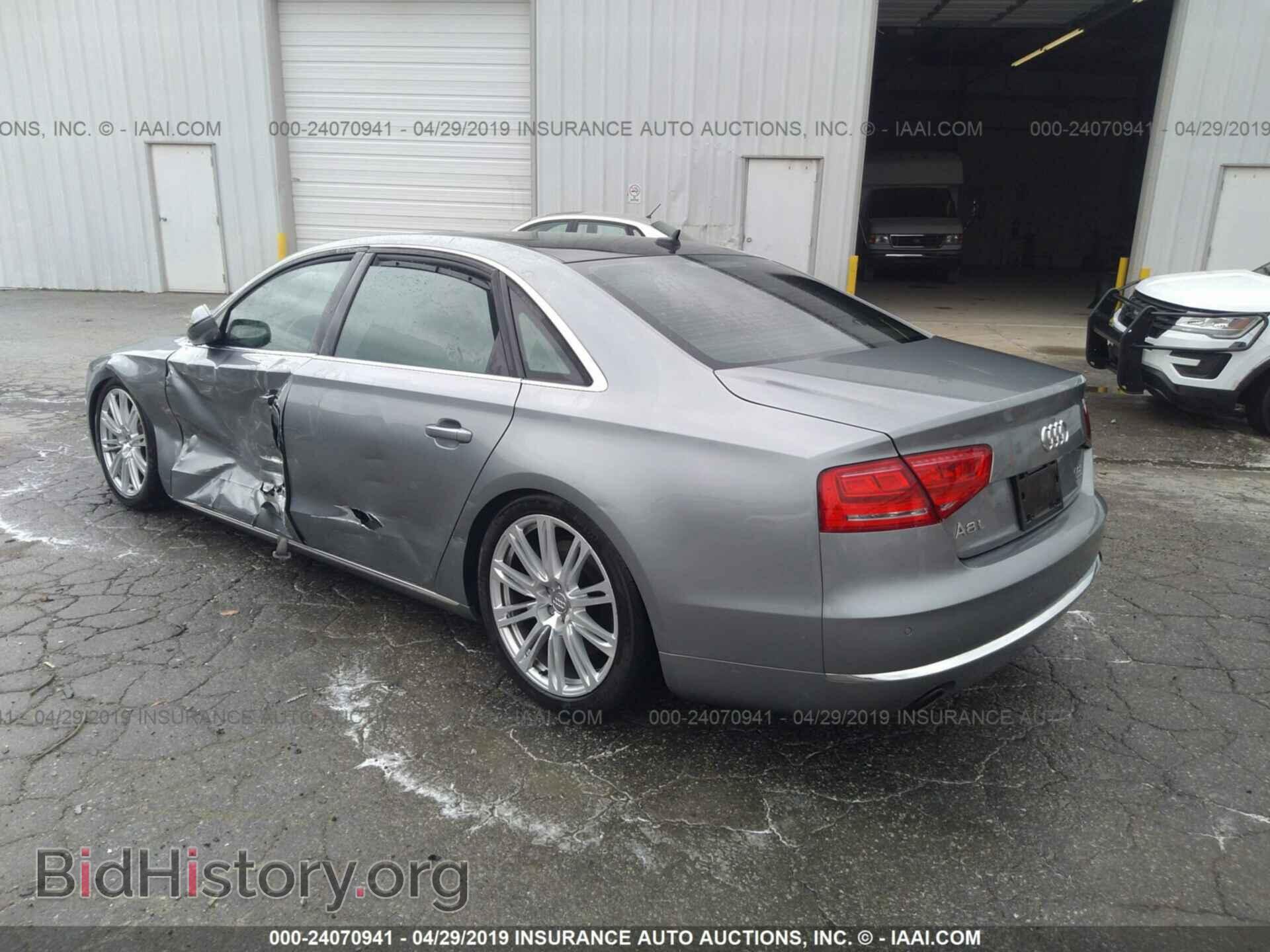 2011 AUDI A8 - VIN: WAURVAFD1BN013836 - Фото 3