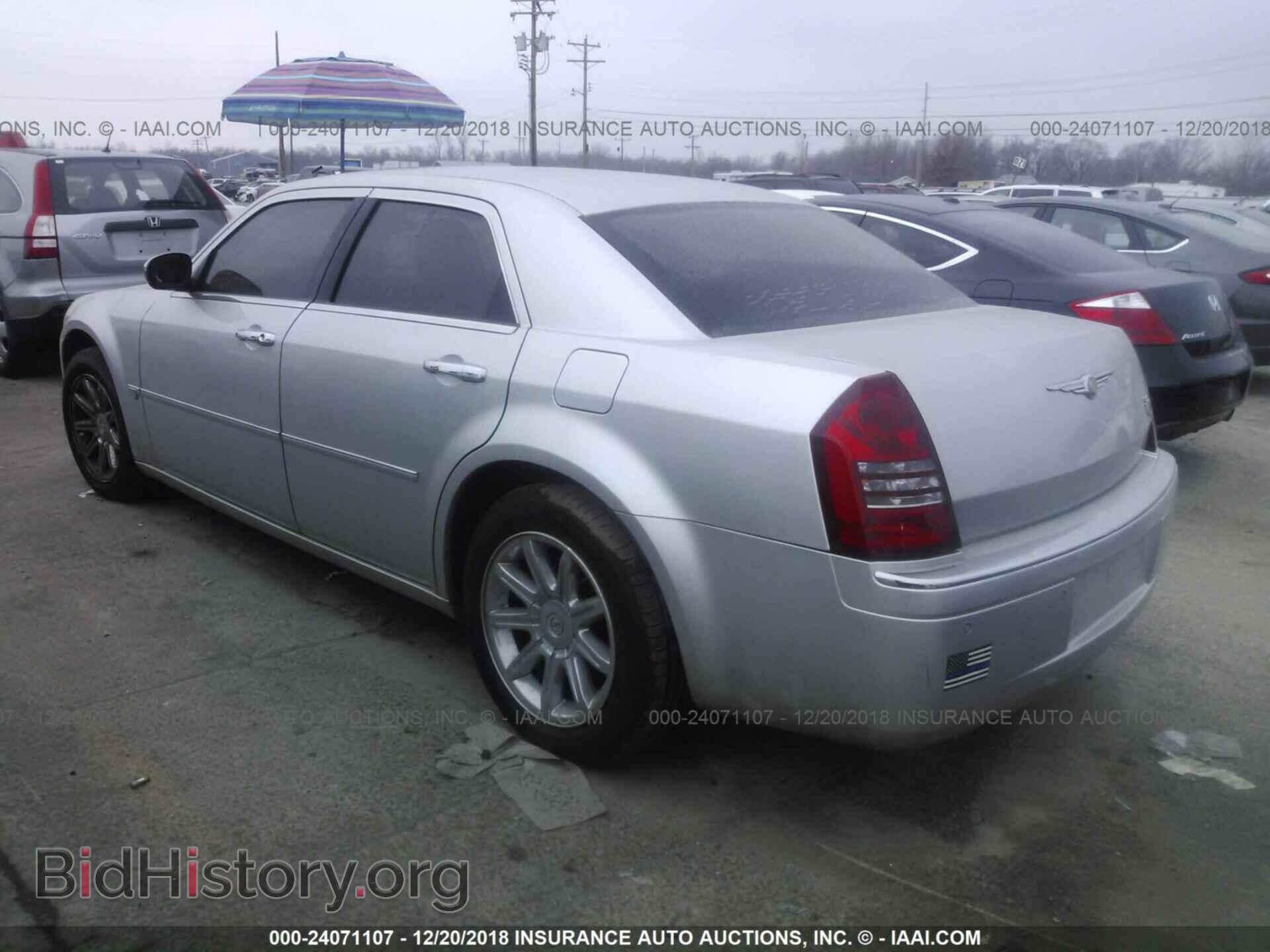 2005 CHRYSLER 300C - VIN: 2C3AA63H45H612439 - Фото 3