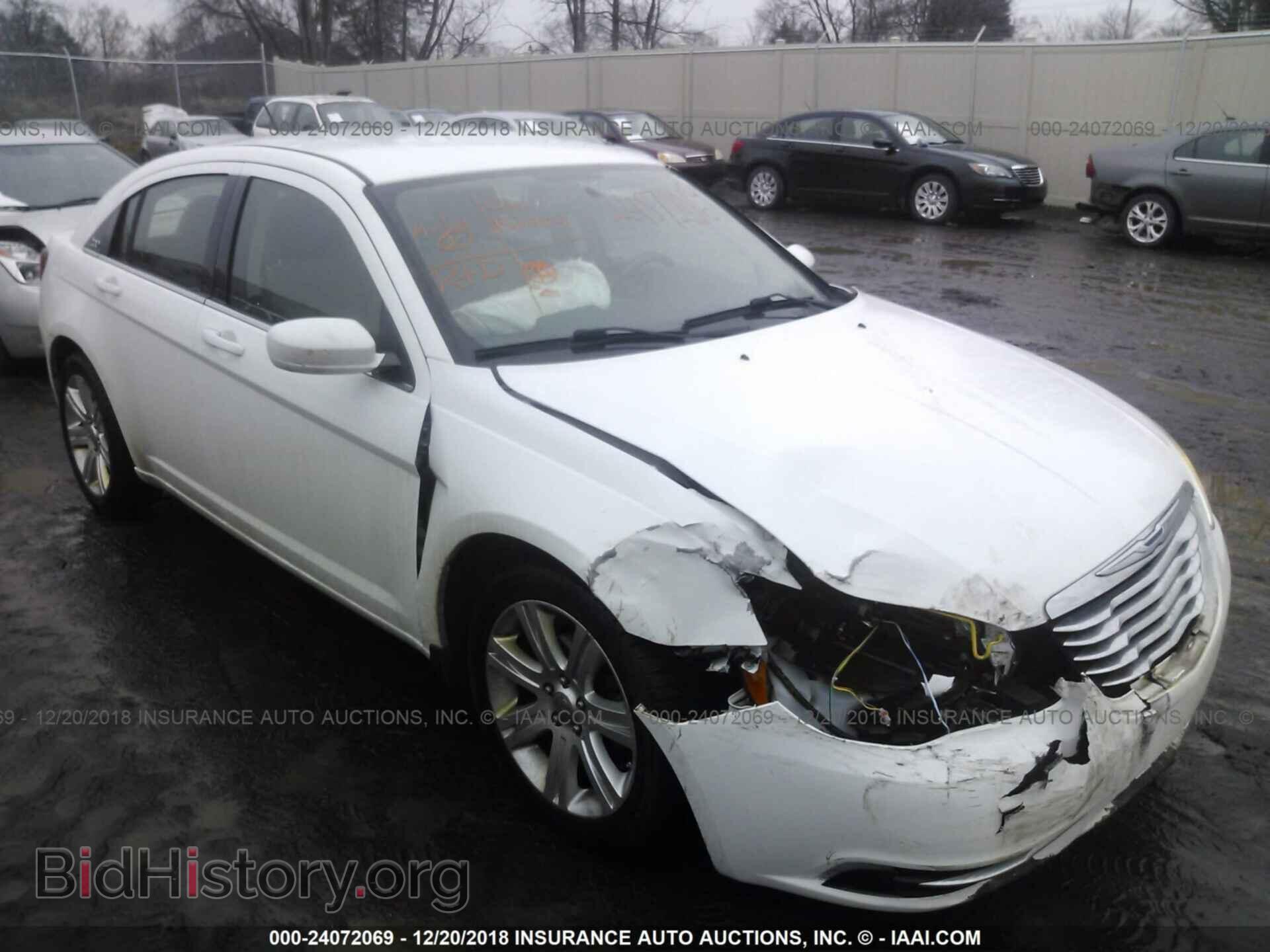 Фотография 1C3BC1FB0BN569066 - CHRYSLER 200 2011