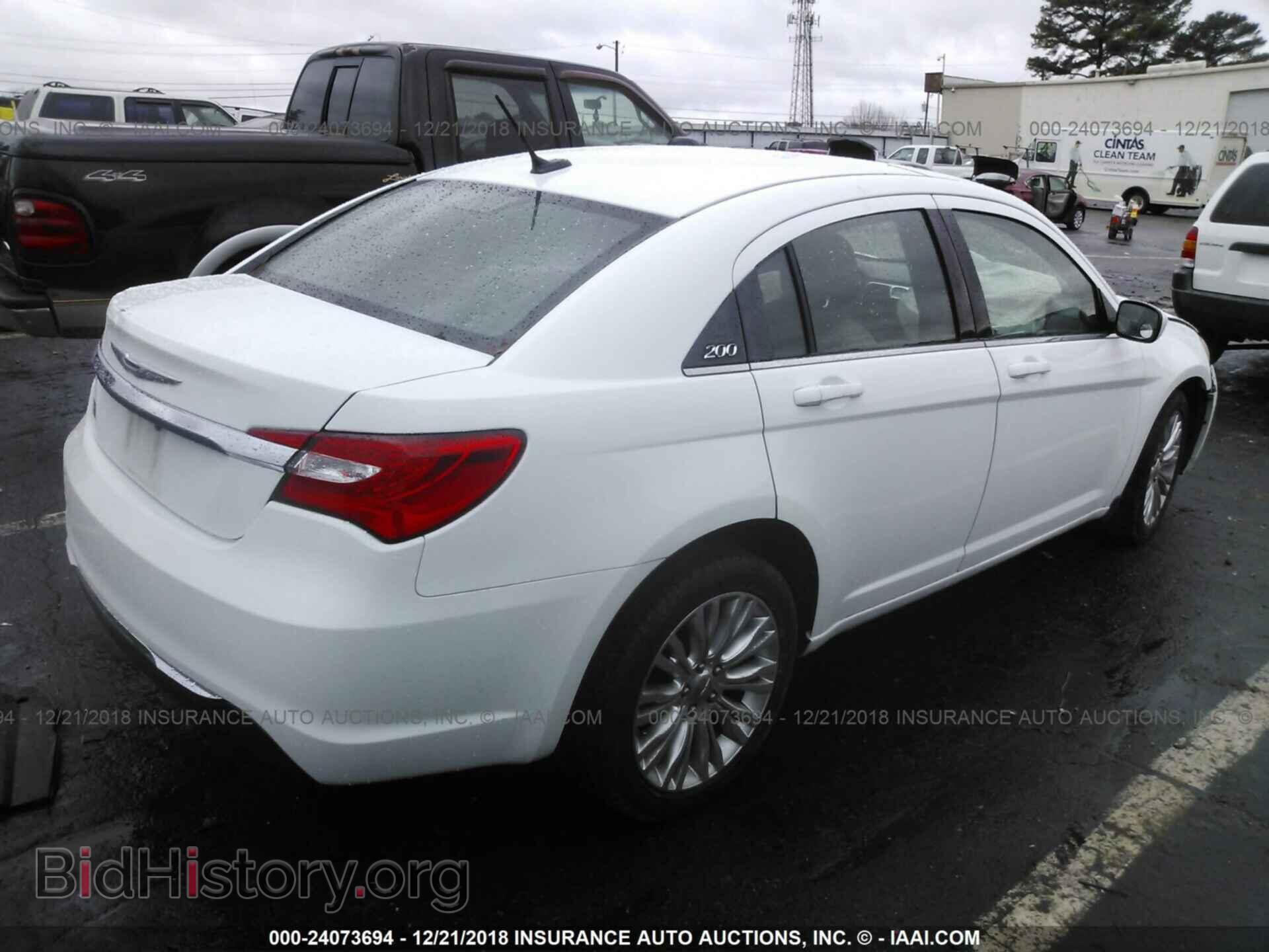 2013 CHRYSLER 200 - VIN: 1C3CCBAB8DN671008 - Фото 4