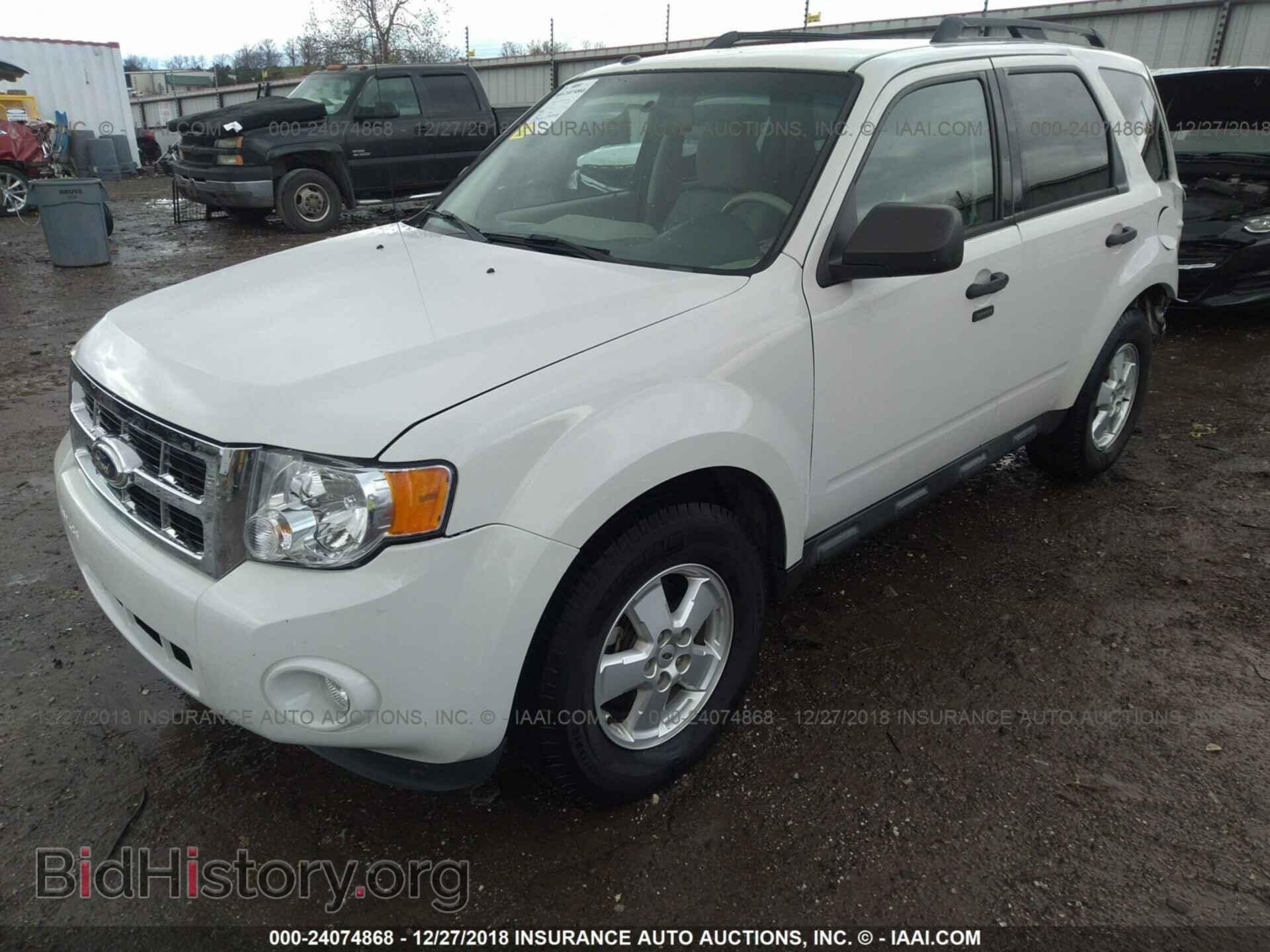 2011 FORD ESCAPE - VIN: 1FMCU0DG2BKB19390 - Photo 2