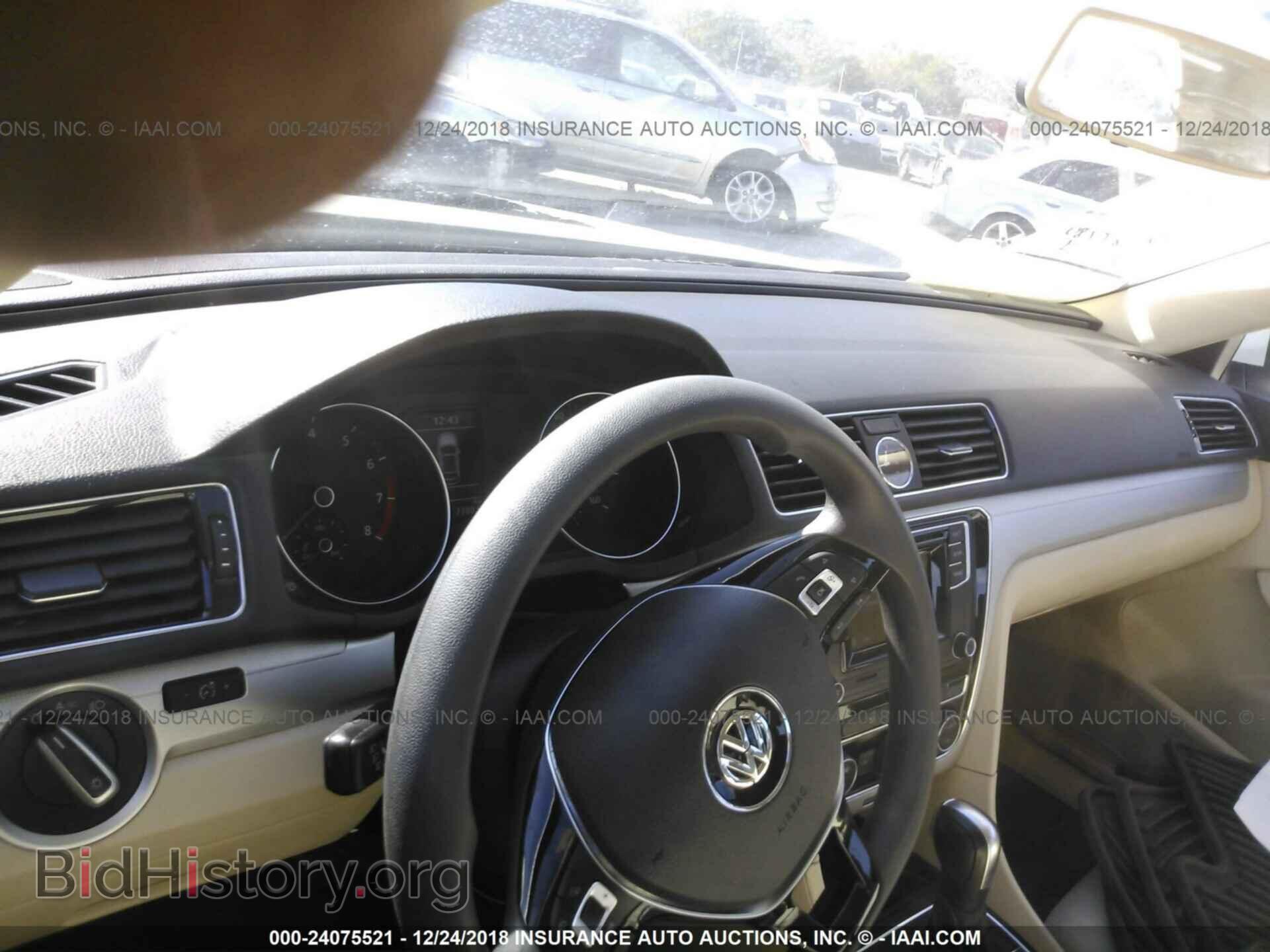 2017 VOLKSWAGEN PASSAT - VIN: 1VWAT7A37HC070065 - Фото 5