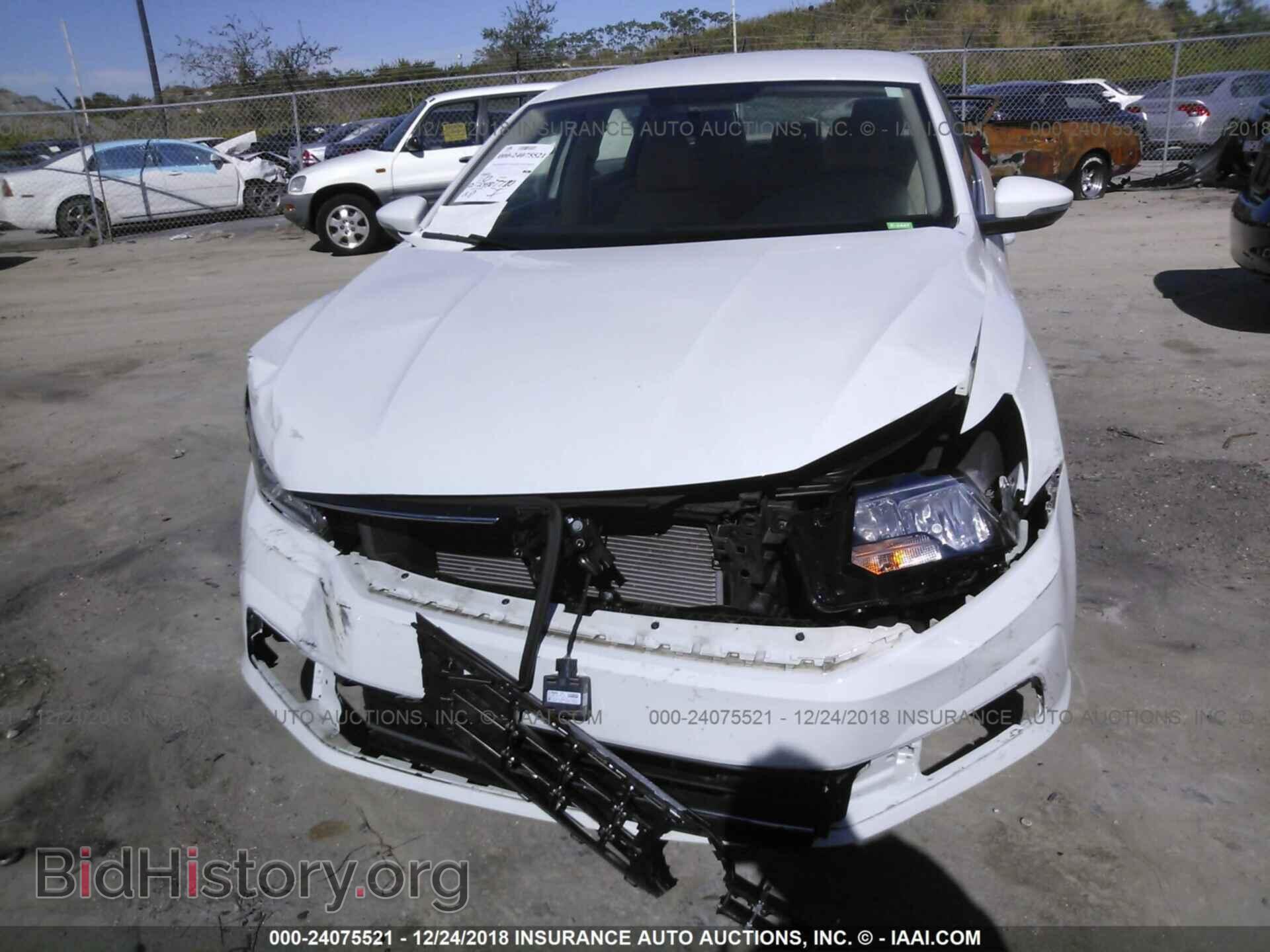 2017 VOLKSWAGEN PASSAT - VIN: 1VWAT7A37HC070065 - Фото 6