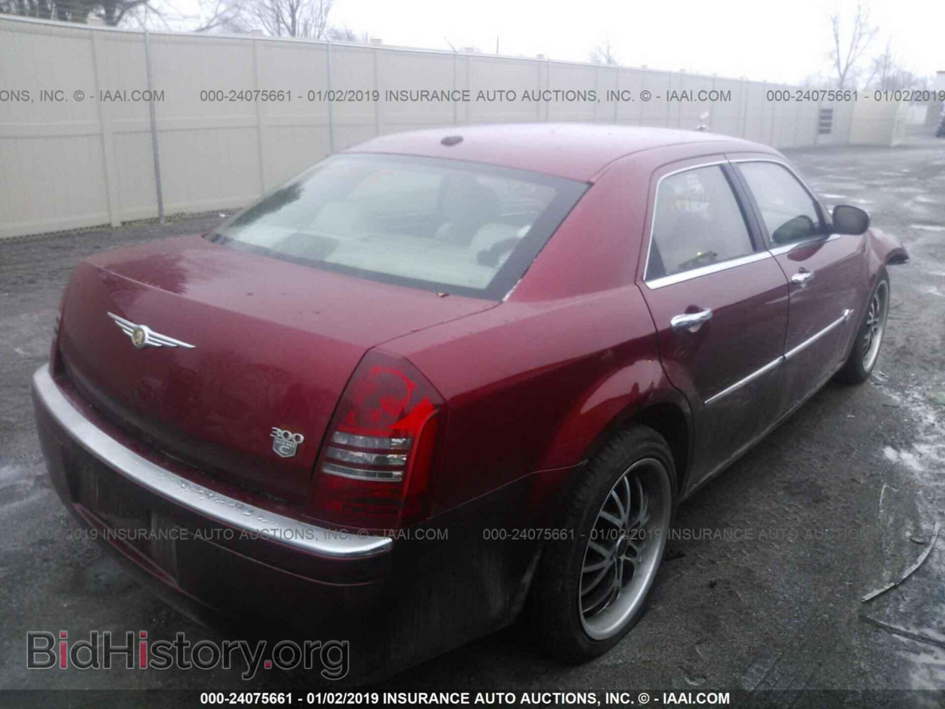 2007 CHRYSLER 300C - VIN: 2C3KA63H27H758426 - Фото 4