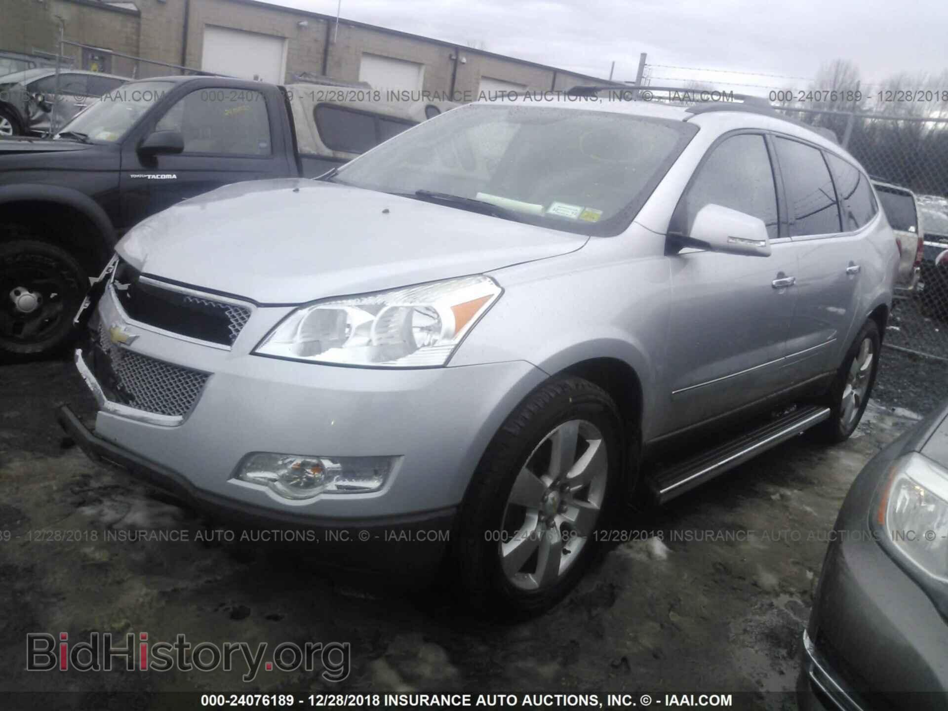 2011 CHEVROLET TRAVERSE - VIN: 1GNKRLED7BJ263652 - Фото 2