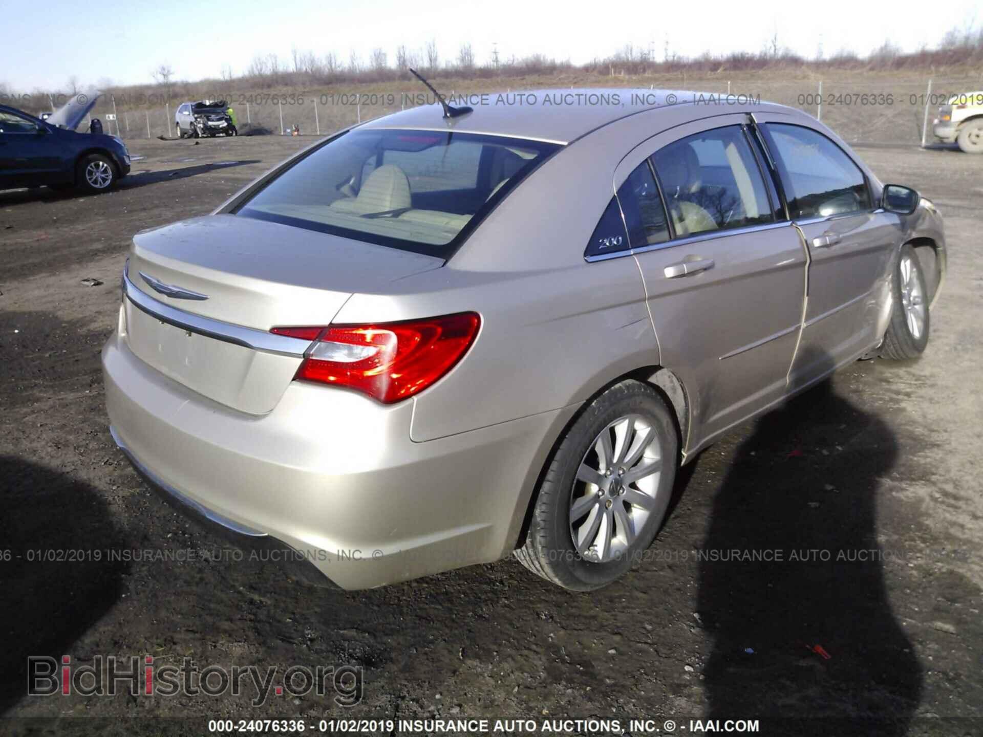 2013 CHRYSLER 200 - VIN: 1C3CCBBB8DN678832 - Фото 4