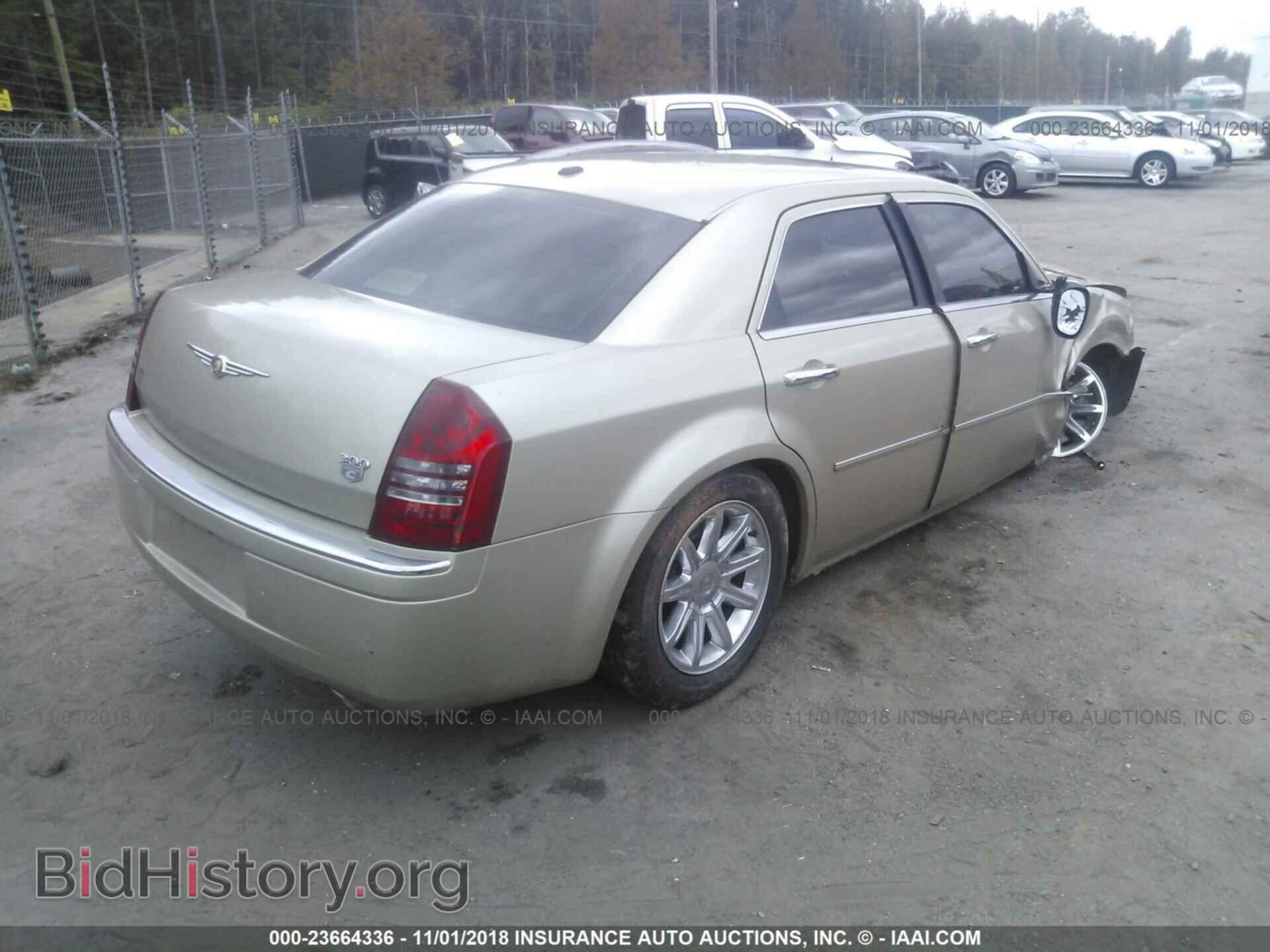 2006 CHRYSLER 300C - VIN: 2C3KA63H86H534575 - Фото 4
