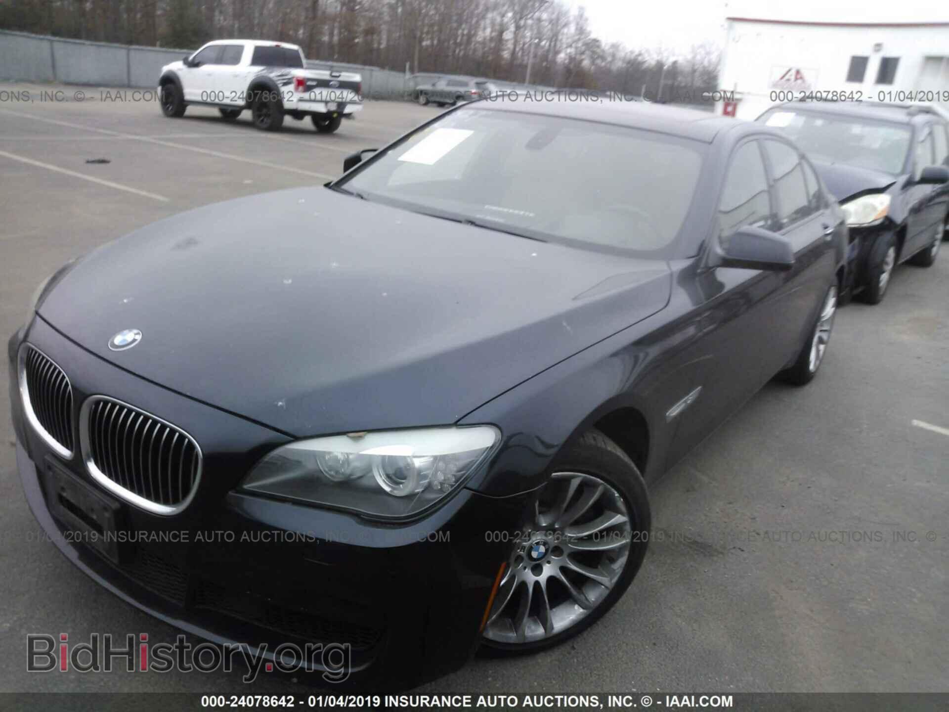 2011 BMW 750 - VIN: WBAKC6C59BC394042 - Фото 2