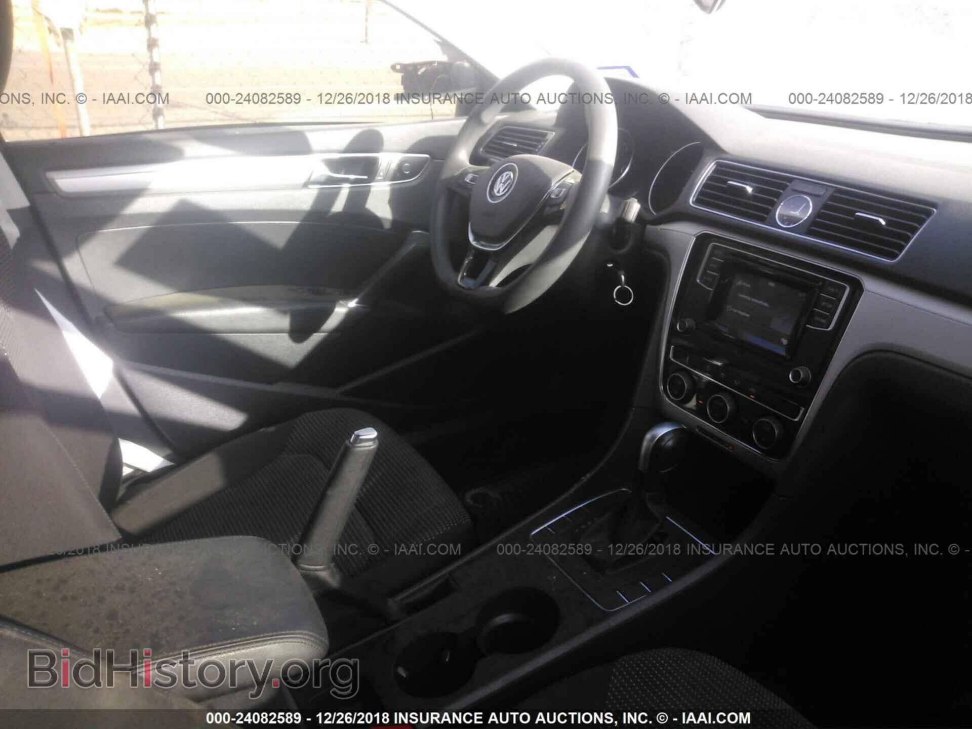 2017 VOLKSWAGEN PASSAT - VIN: 1VWAT7A3XHC052062 - Фото 5