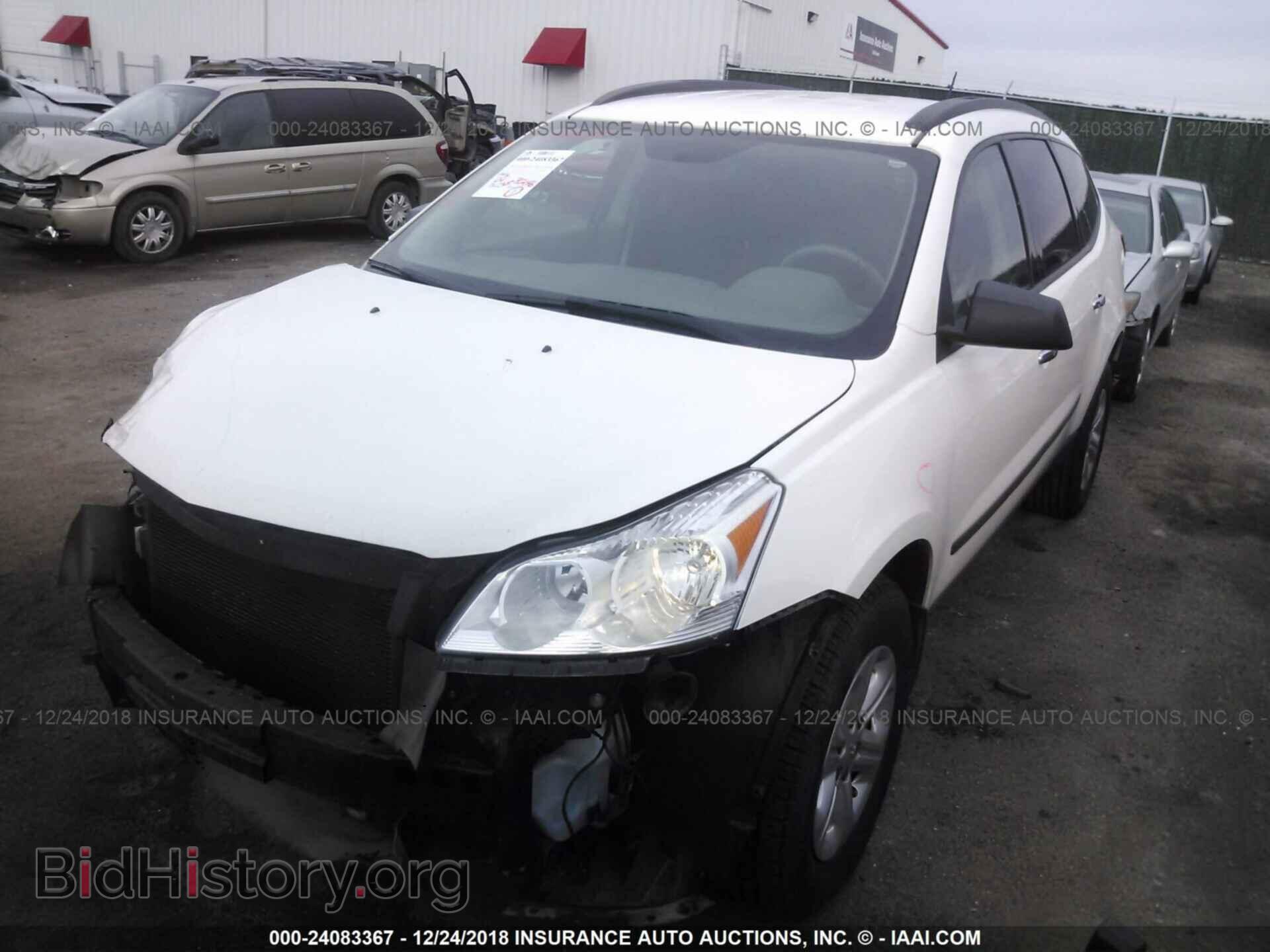2010 CHEVROLET TRAVERSE - VIN: 1GNLREED0AJ228773 - Фото 2