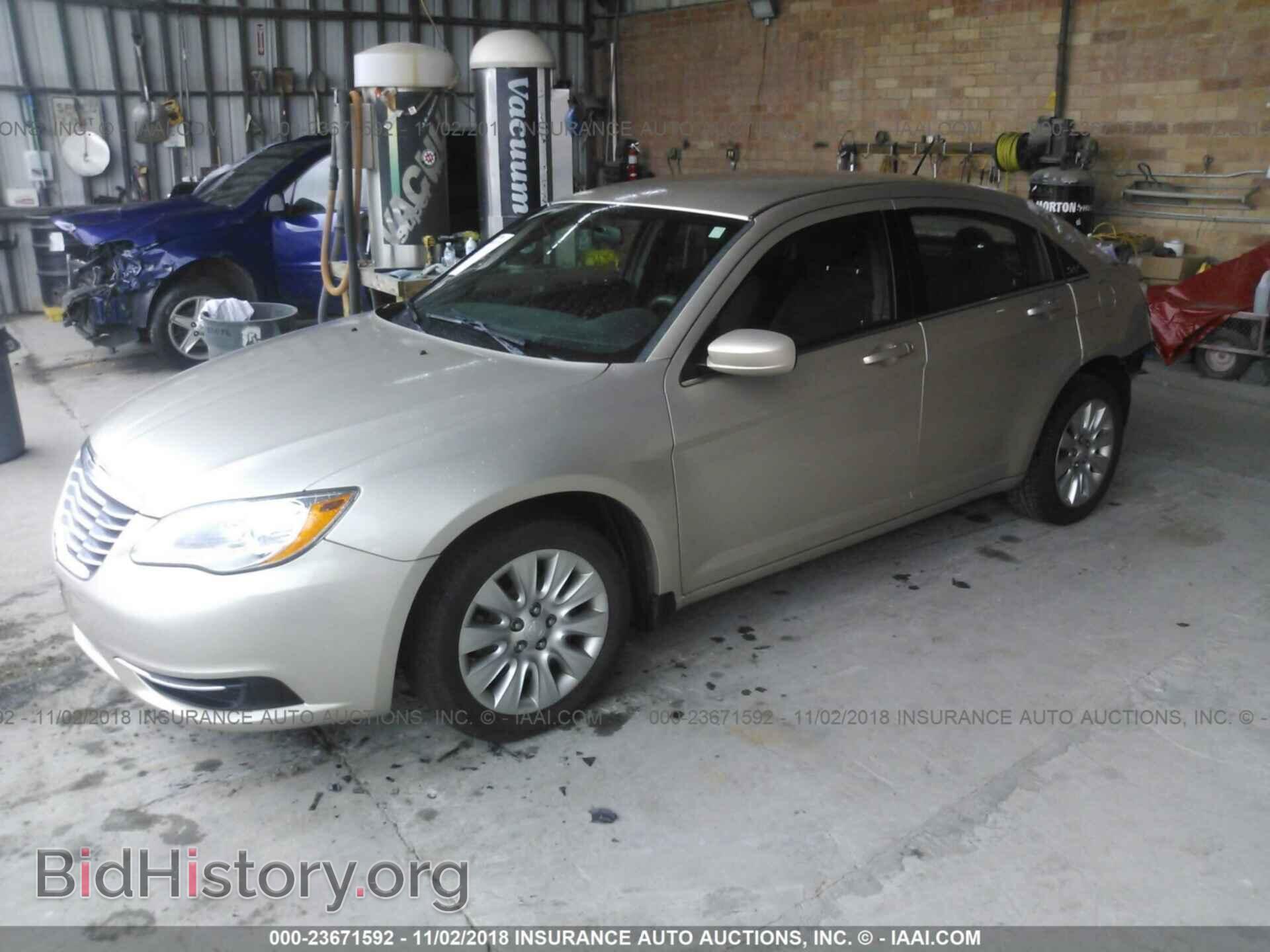 2014 CHRYSLER 200 - VIN: 1C3CCBAB7EN170547 - Фото 2