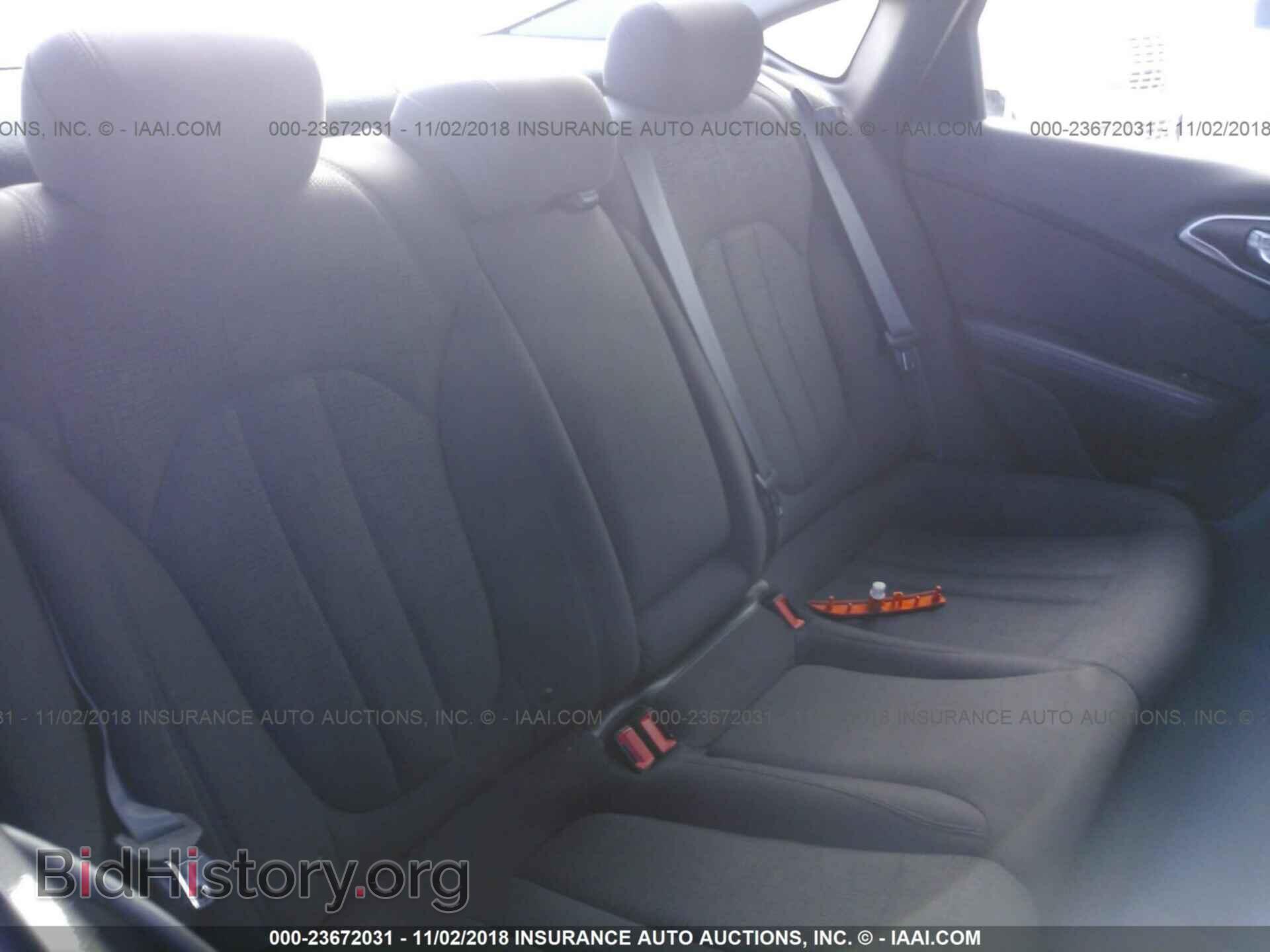 2015 CHRYSLER 200 - VIN: 1C3CCCAB2FN639972 - Фото 8