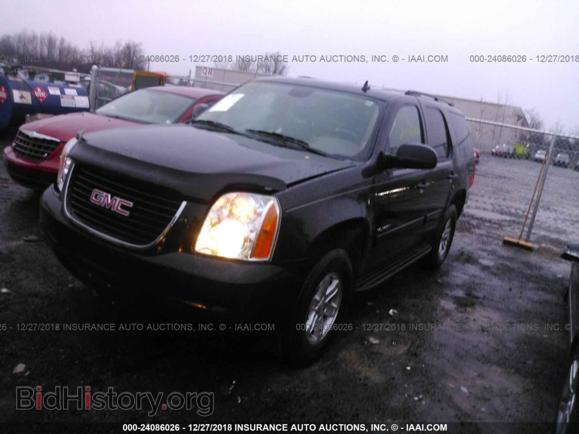 2011 GMC YUKON - VIN: 1GKS2AE05BR110272 - Фото 2