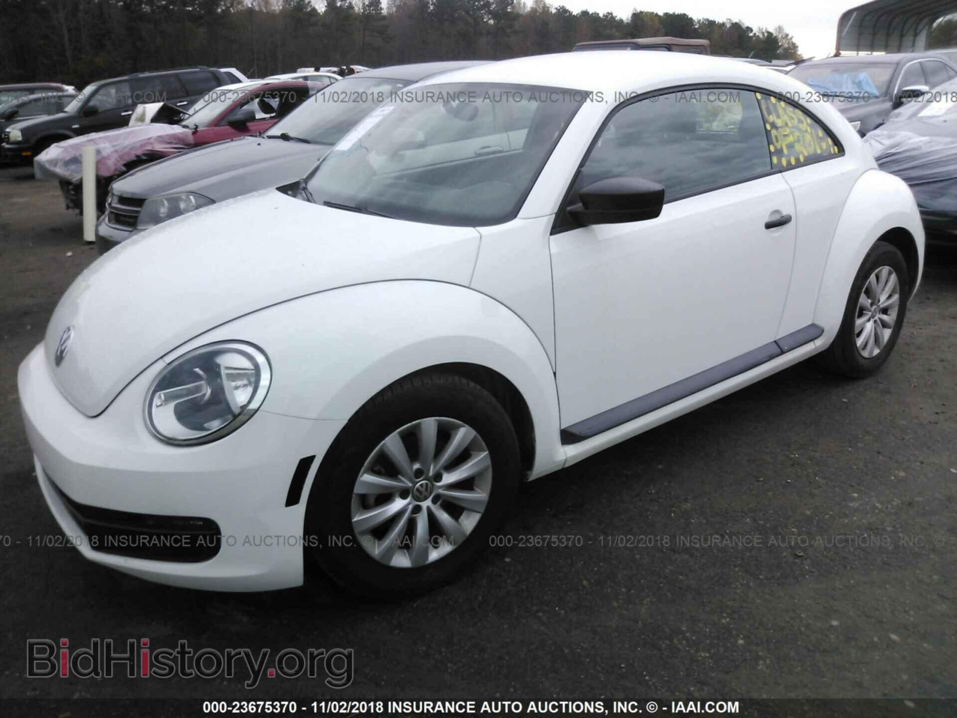 2015 VOLKSWAGEN BEETLE - VIN: 3VWF17AT9FM633091 - Фото 2