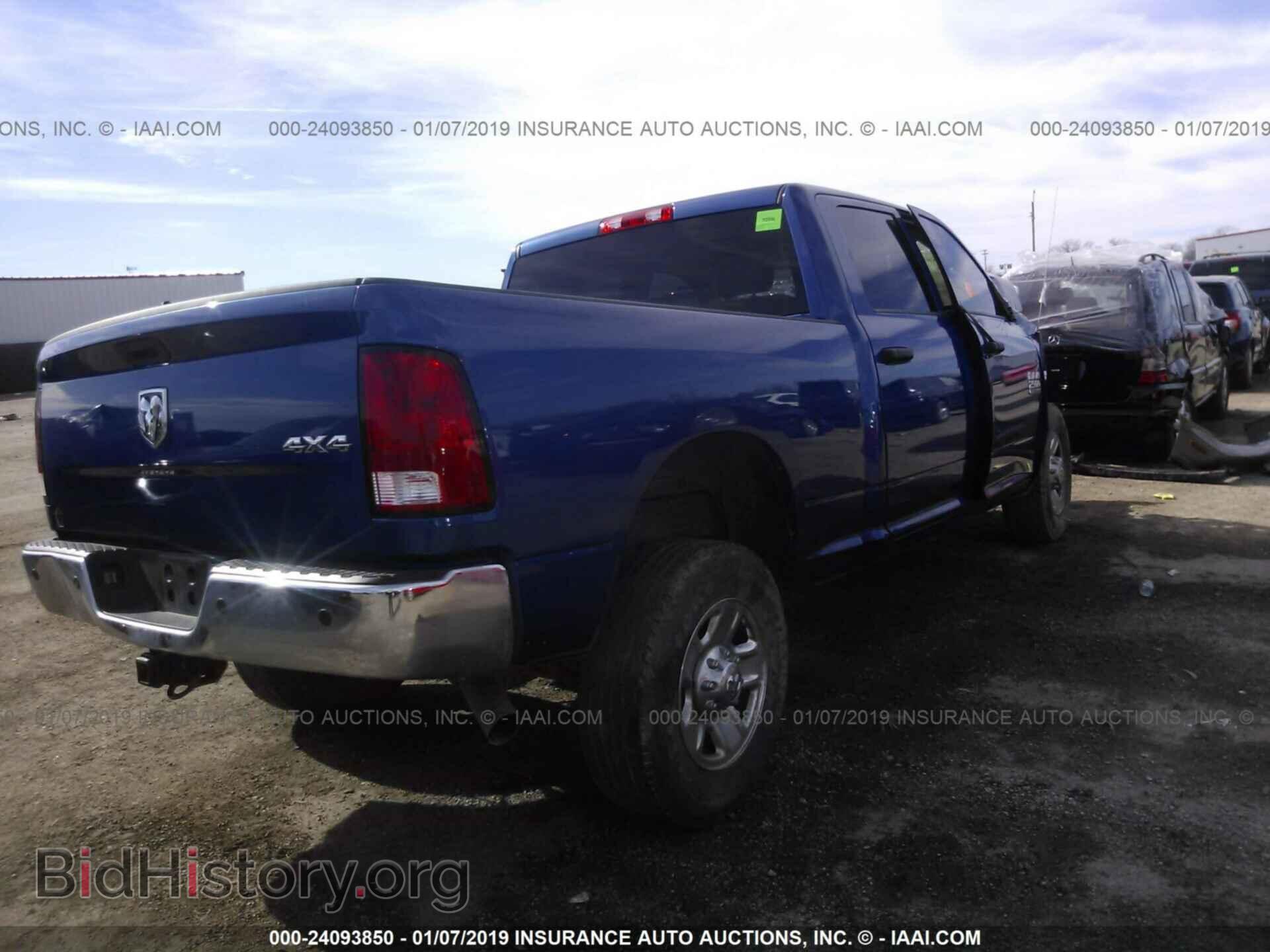 2017 RAM 2500 - VIN: 3C6UR5CJ7HG679501 - Photo 4