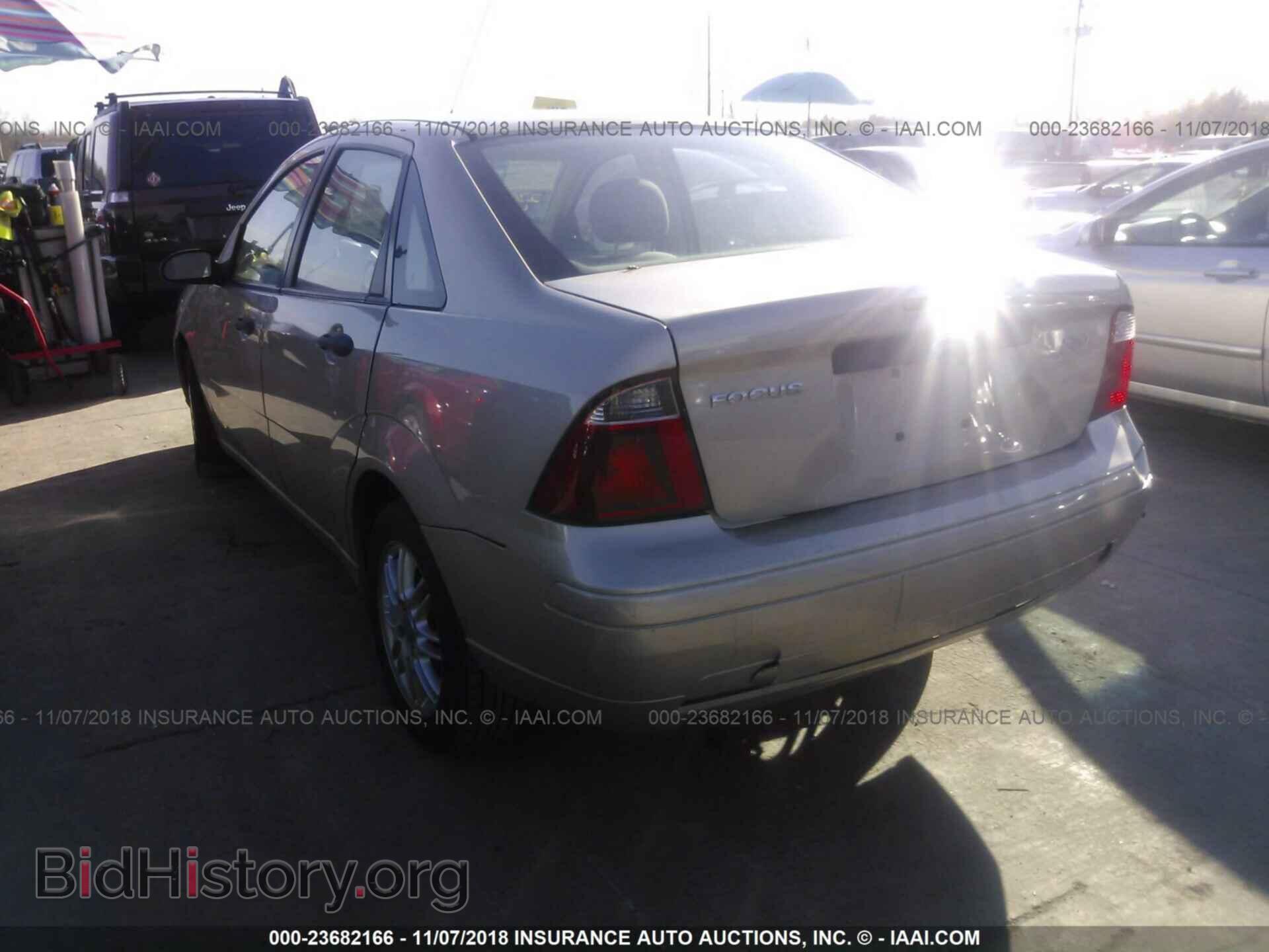 2007 FORD FOCUS - VIN: 1FAFP34N27W348201 - Photo 3