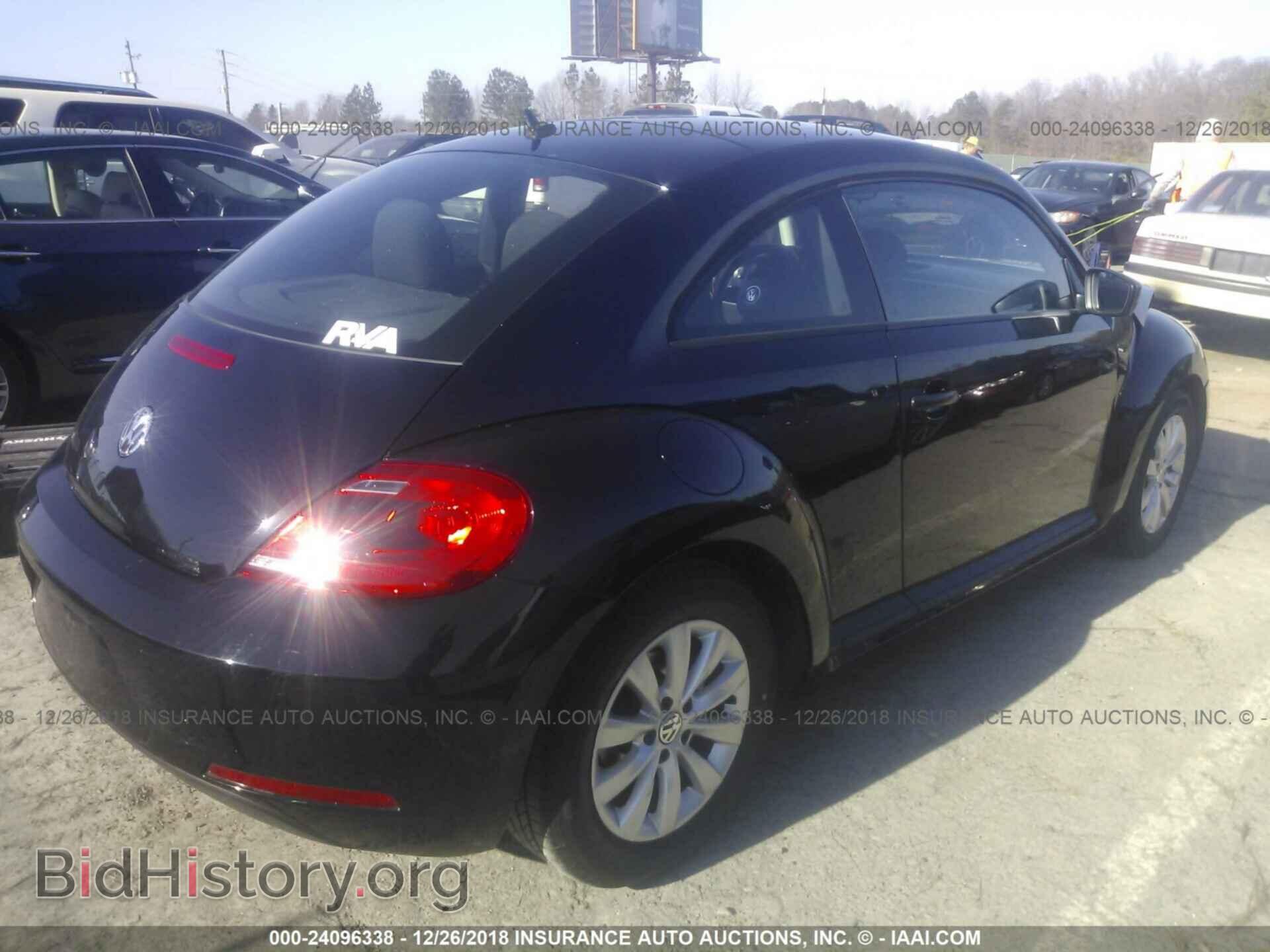2014 VOLKSWAGEN BEETLE - VIN: 3VWF17AT5EM638433 - Фото 4