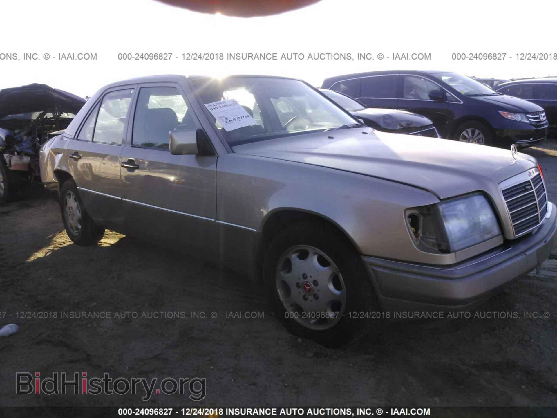 Photo WDBEA32E2SC272420 - MERCEDES-BENZ E 1995
