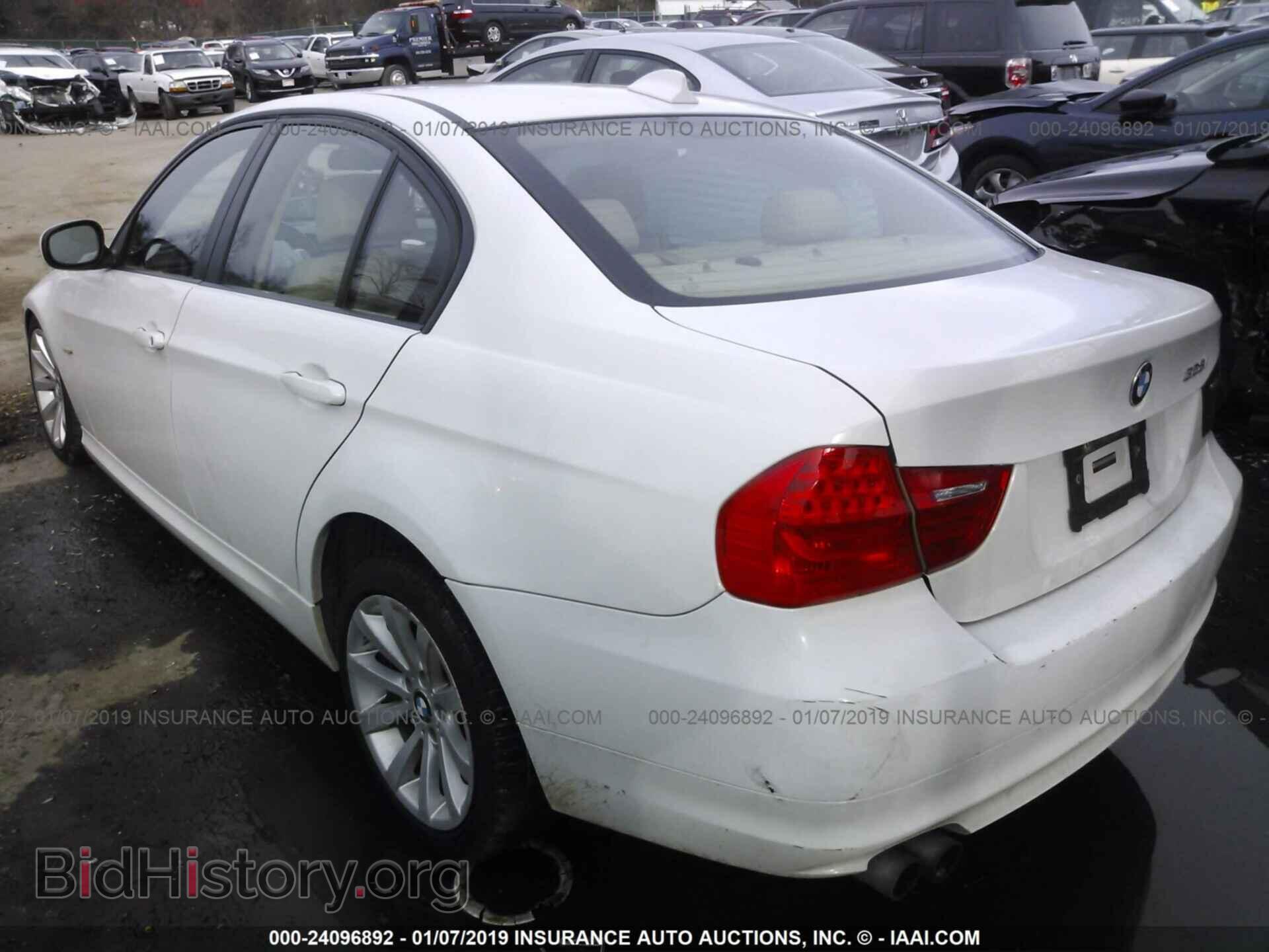 2011 BMW 328 - VIN: WBAPH5C56BA441623 - Фото 3