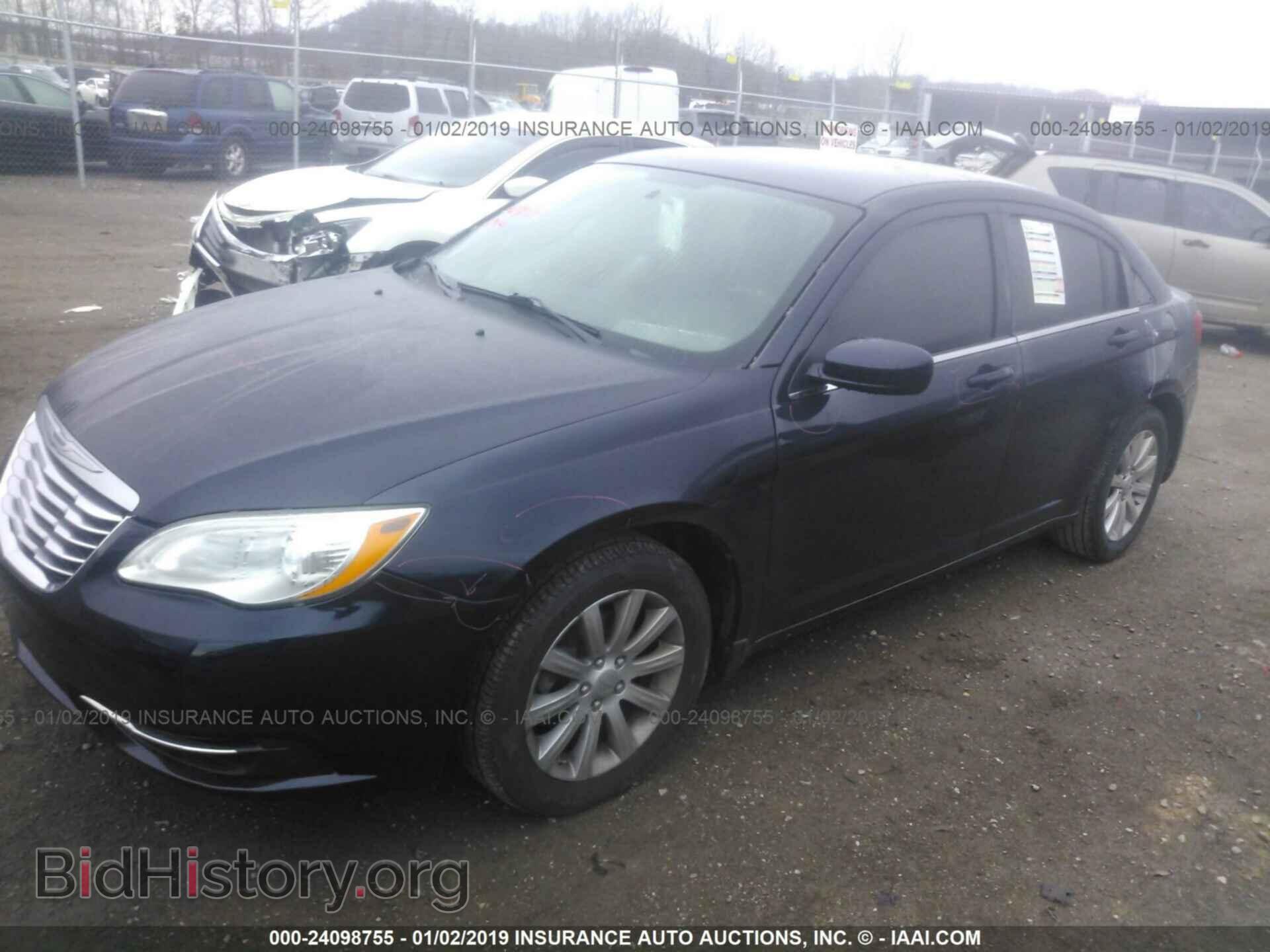 2011 CHRYSLER 200 - VIN: 1C3BC1FB6BN584008 - Photo 2