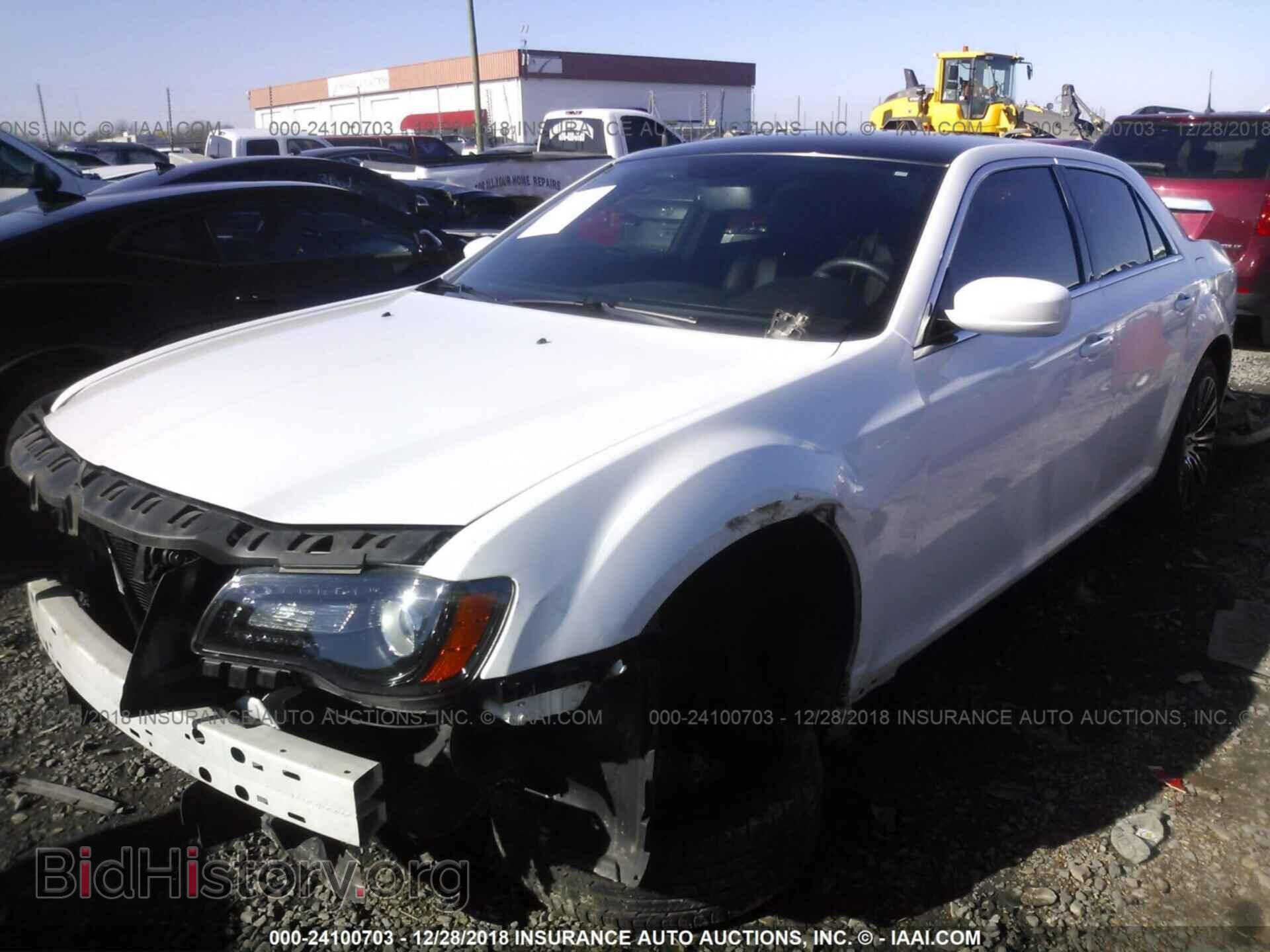 2014 CHRYSLER 300 - VIN: 2C3CCABG7EH136346 - Фото 2