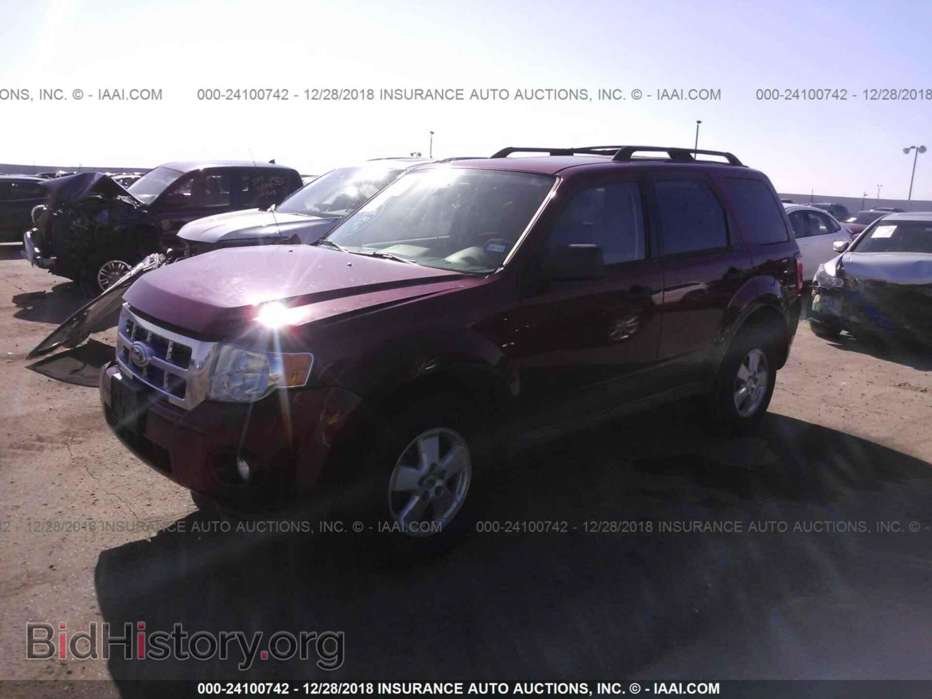 2011 FORD ESCAPE - VIN: 1FMCU0D72BKA55318 - Фото 2