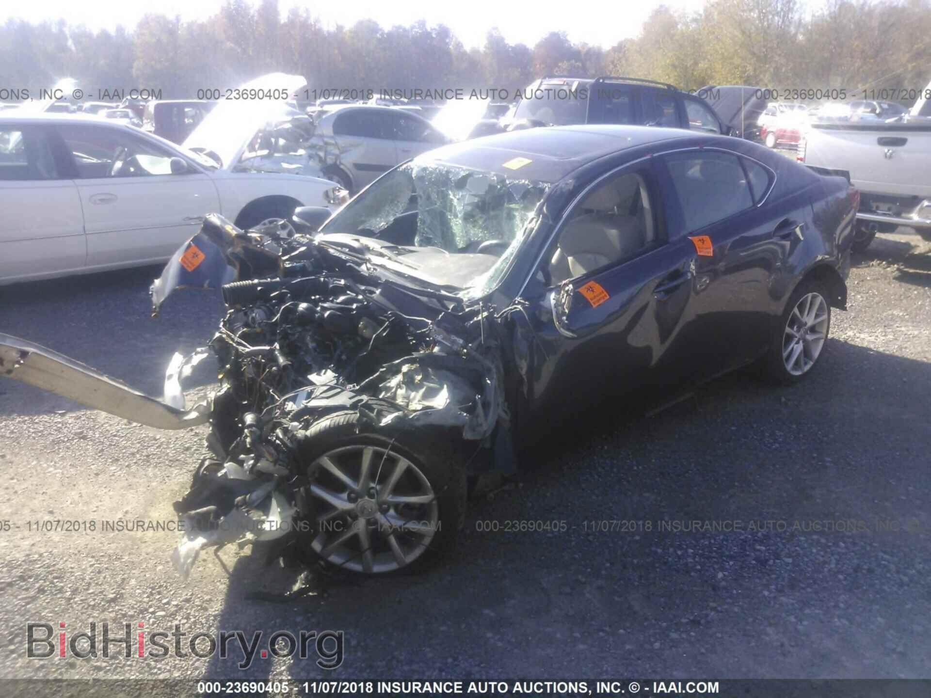 2011 LEXUS IS - VIN: JTHCF5C21B5052635 - Photo 2