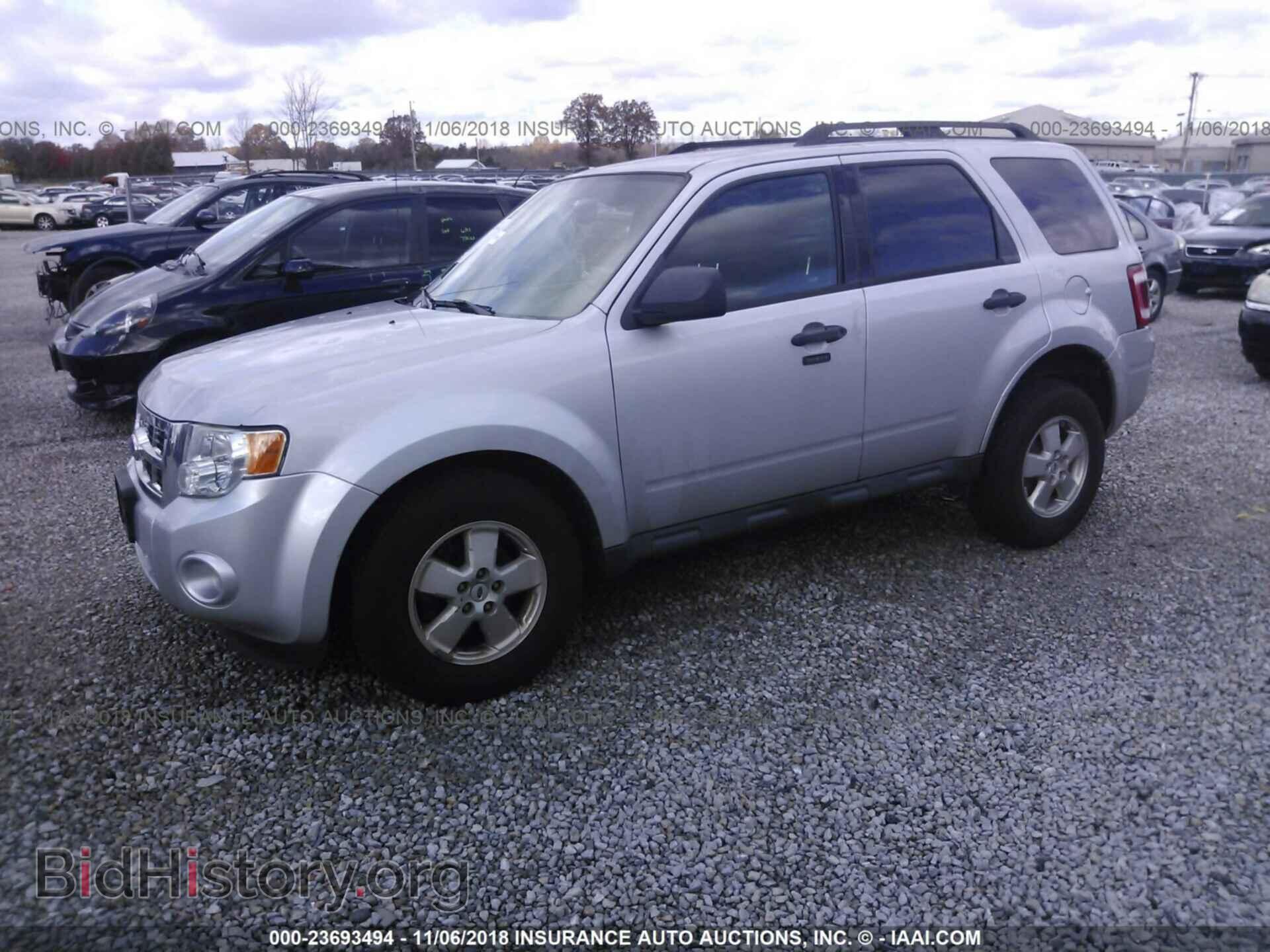 2011 Ford Escape - VIN: 1FMCU9D75BKC11727 - Фото 2