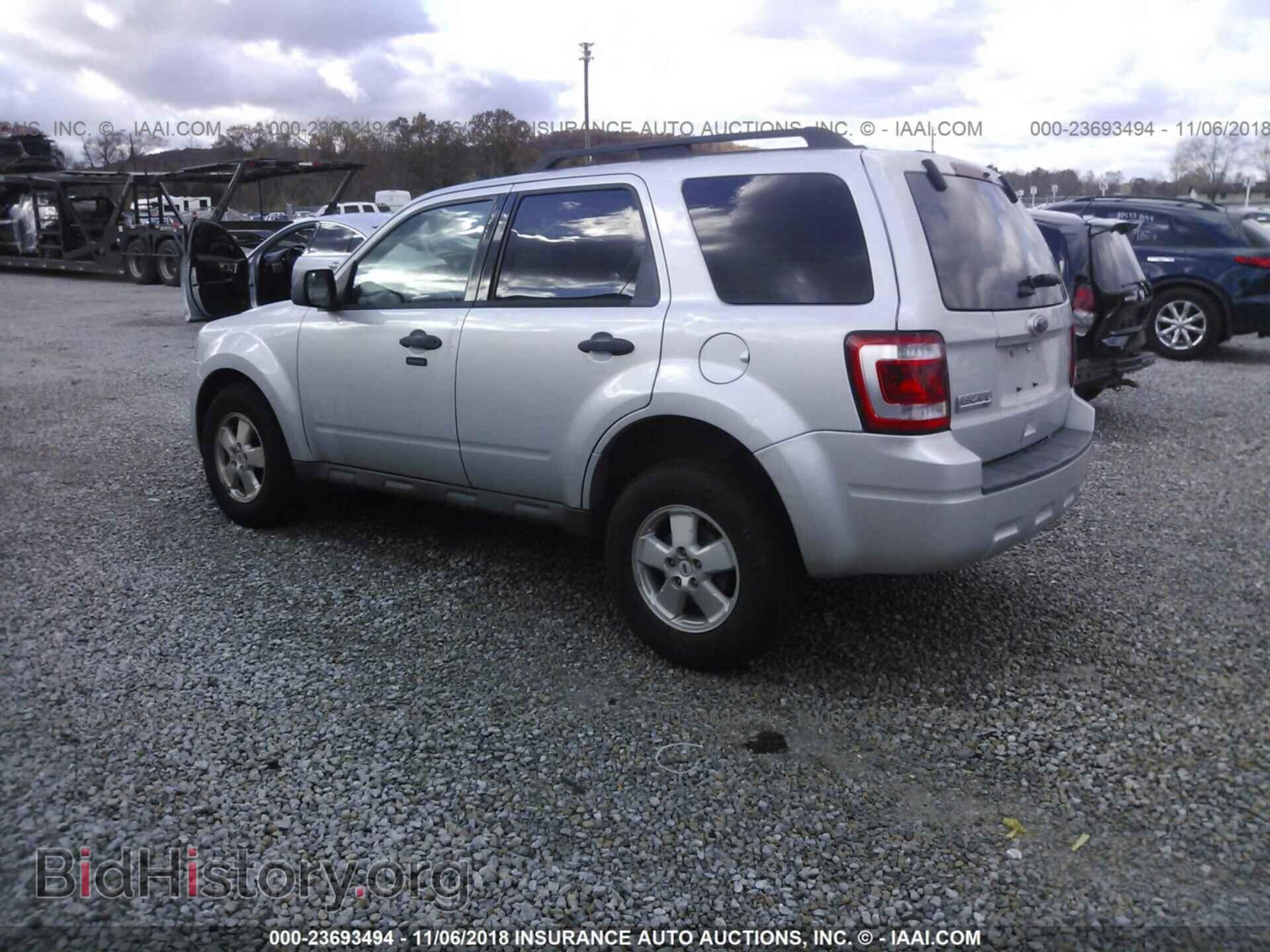 2011 Ford Escape - VIN: 1FMCU9D75BKC11727 - Фото 3
